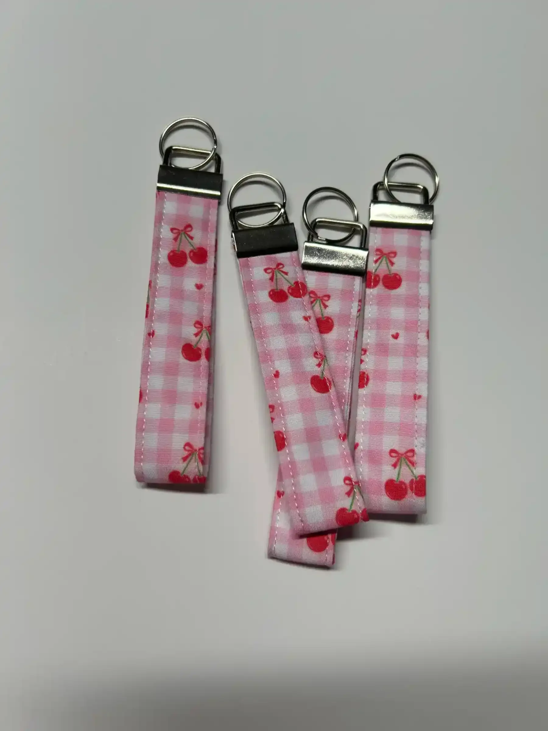 resizeplus_resizeplus_keychain cherry gingham.webp