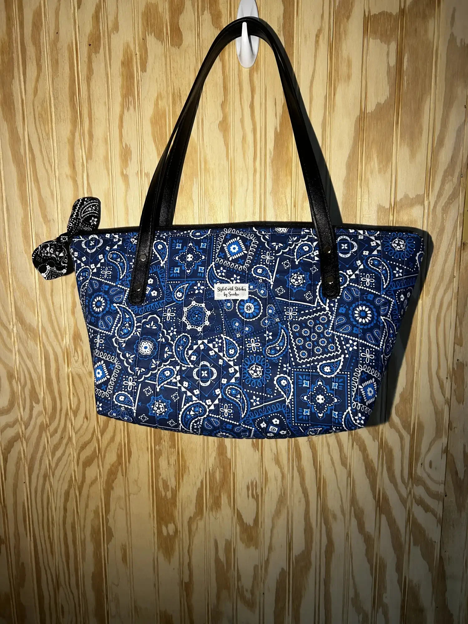 resizeplus_20261013_014044482_blue tote 2.webp