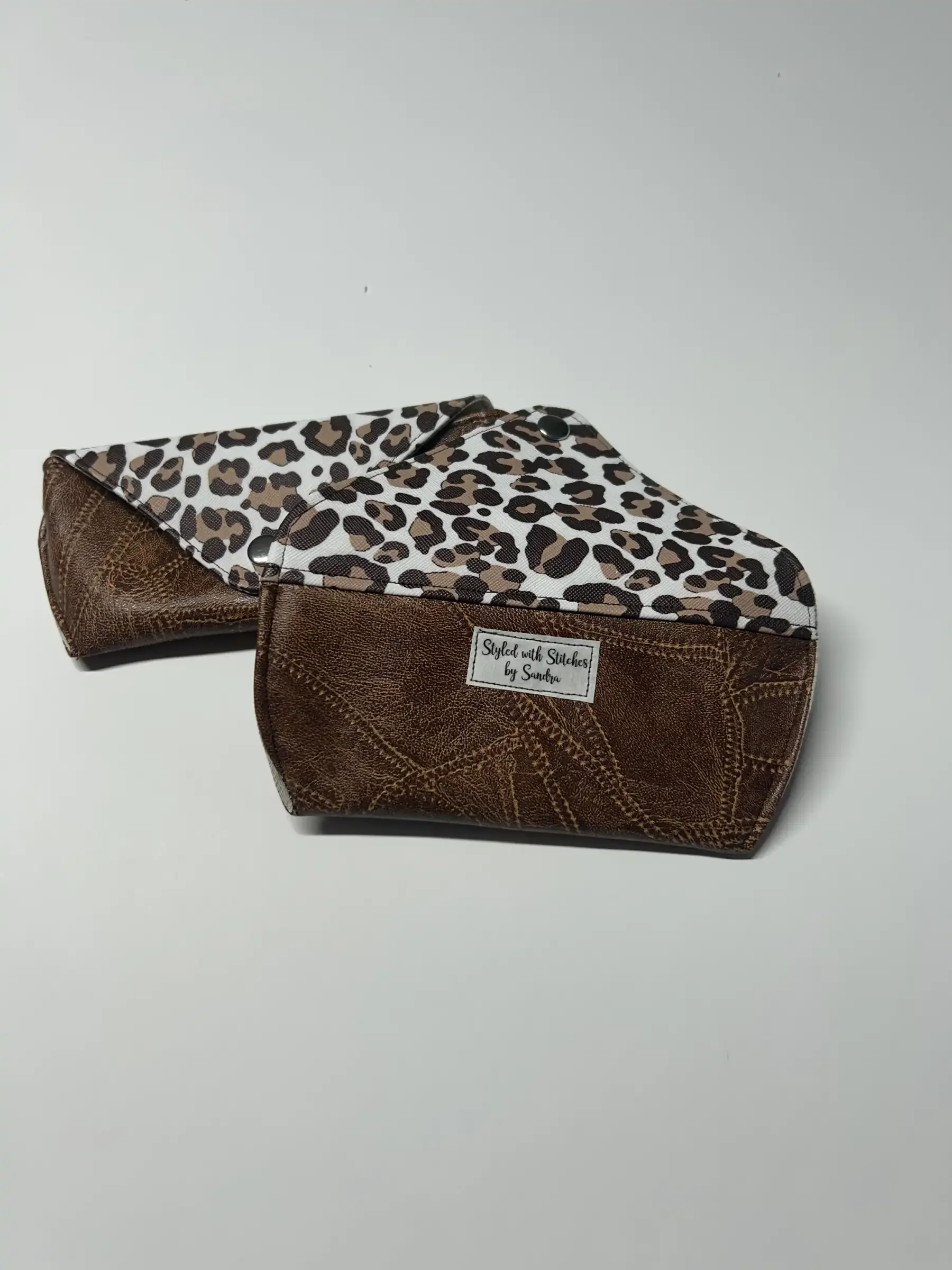 resizeplus_faux leather glasses case .webp 4.webp