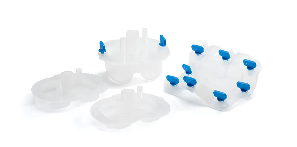 SpaceFlex Knee permite al cirujano realizar hasta 9 configuraciones diferentes del separador final de rodilla, combinando.