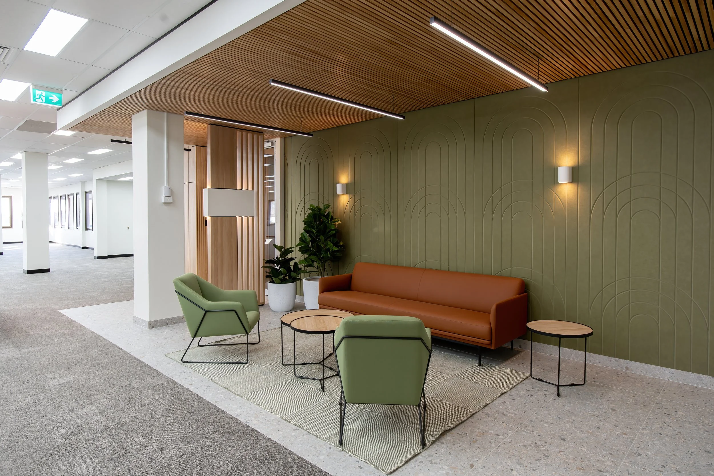 Simis Capital Display Suite