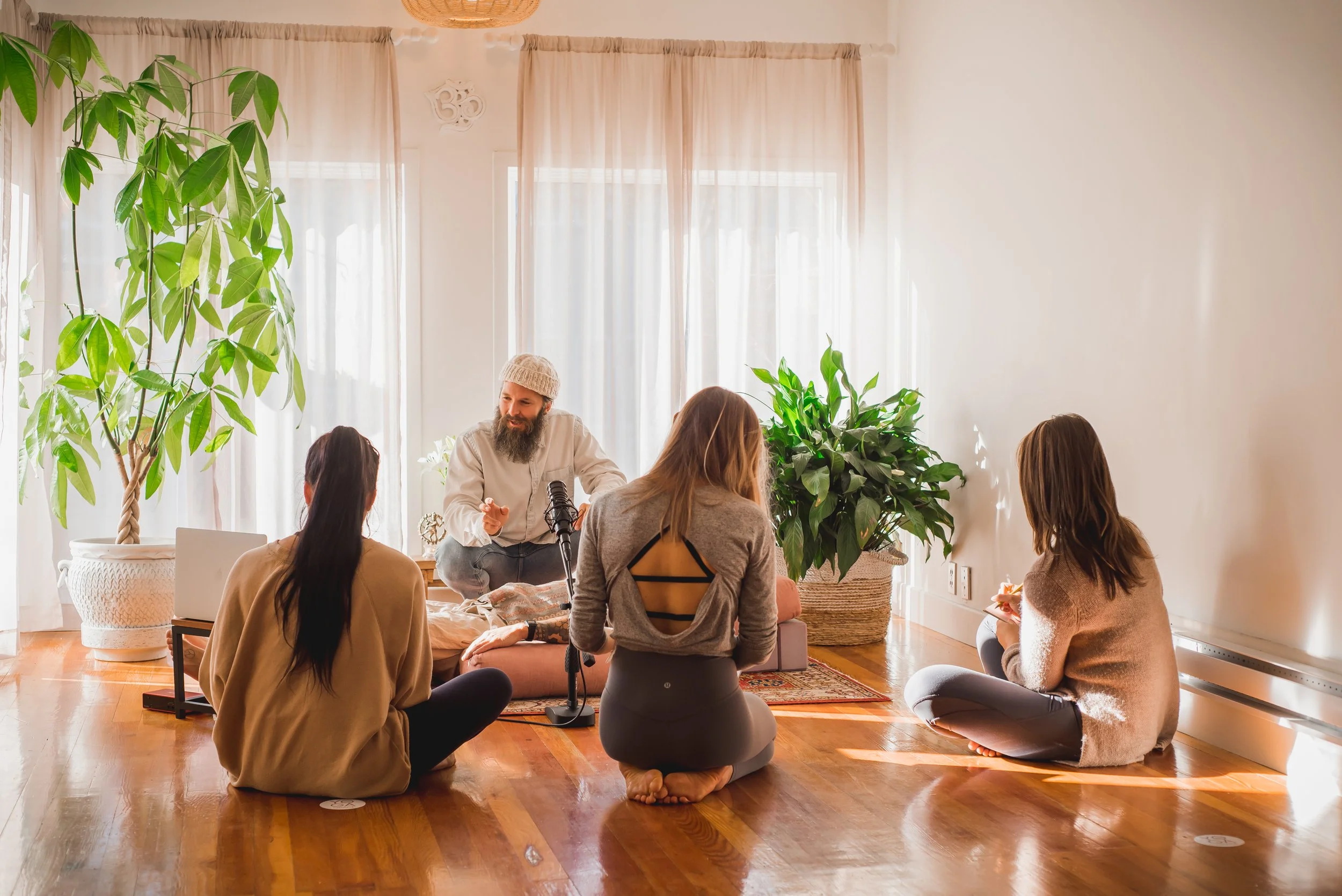 Muni Engel teaching a live online Pranayama teacher training session.