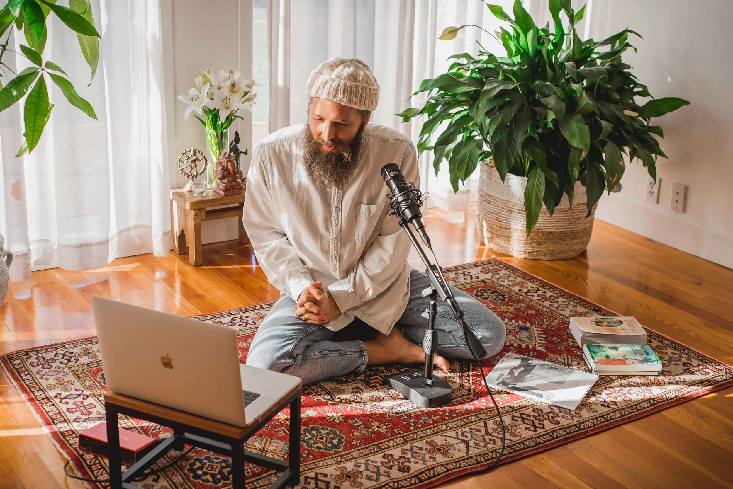 Muni Engel leading a 1-on-1 online Pranayama breathing session for respiratory health