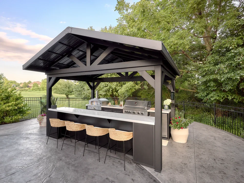 Lancaster | Galley Outdoor Kitchen with Built-In Grill & Pizza Oven