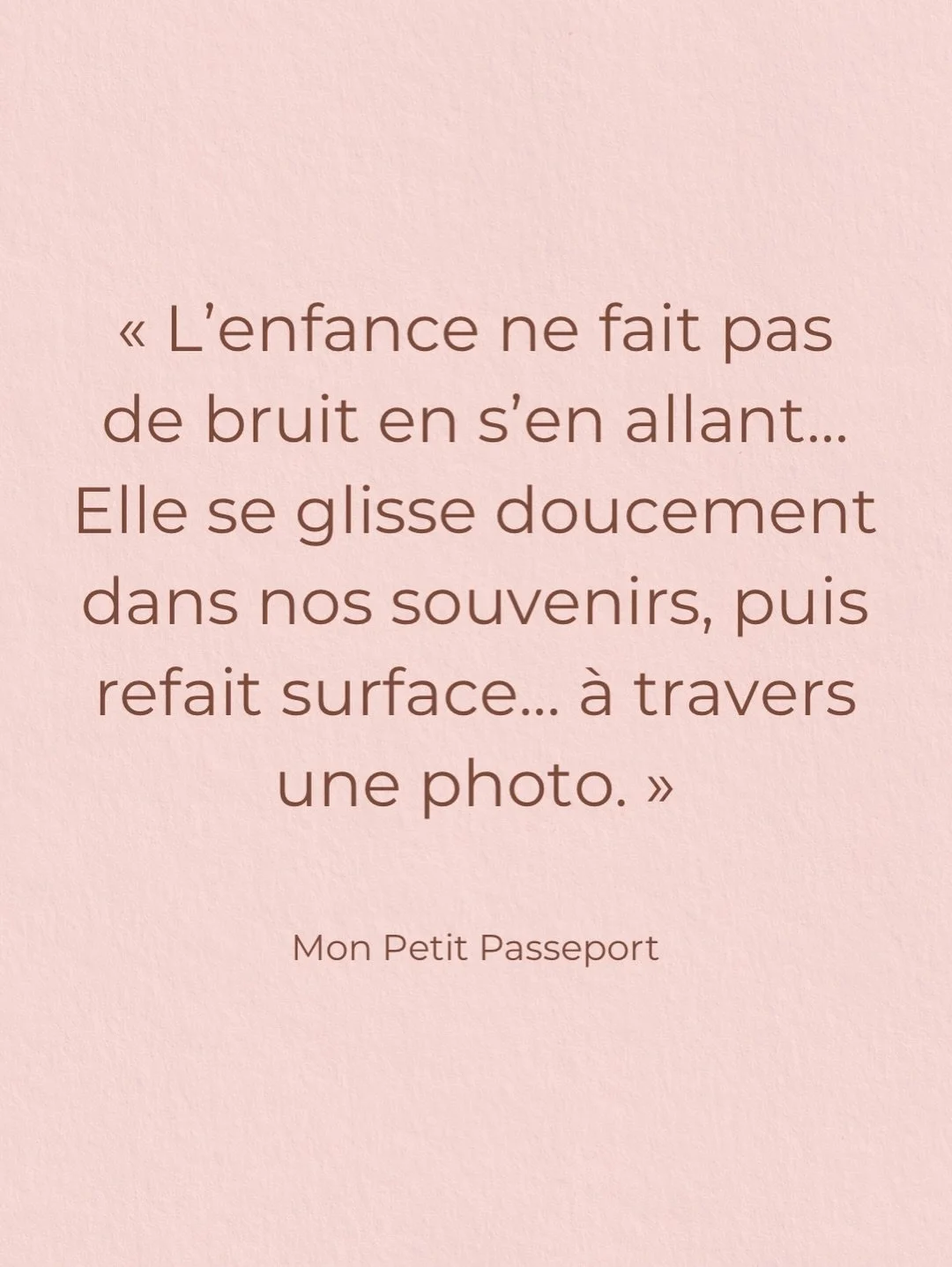 Parce que ces moments passent trop vite&hellip;

@djubox 
@joaniericher_photographie 
@marieevenagant.photo 

#enfance #souvenirs #photographiescolaire #parents #momlife