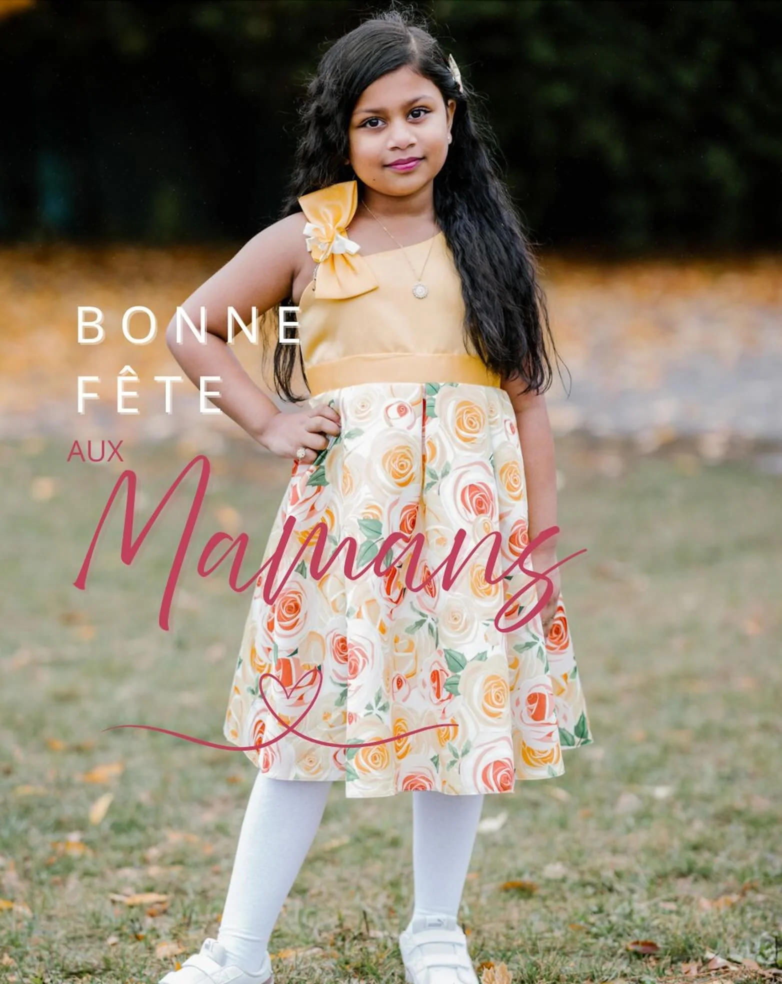 Derri&egrave;re chaque petit sourire devant notre cam&eacute;ra, il y a souvent une maman qui a pr&eacute;par&eacute; le chandail, replac&eacute; les cheveux&hellip;
et r&eacute;p&eacute;t&eacute; 12 fois : &ldquo;fais un beau sourire.&rdquo; 🤍

Bon