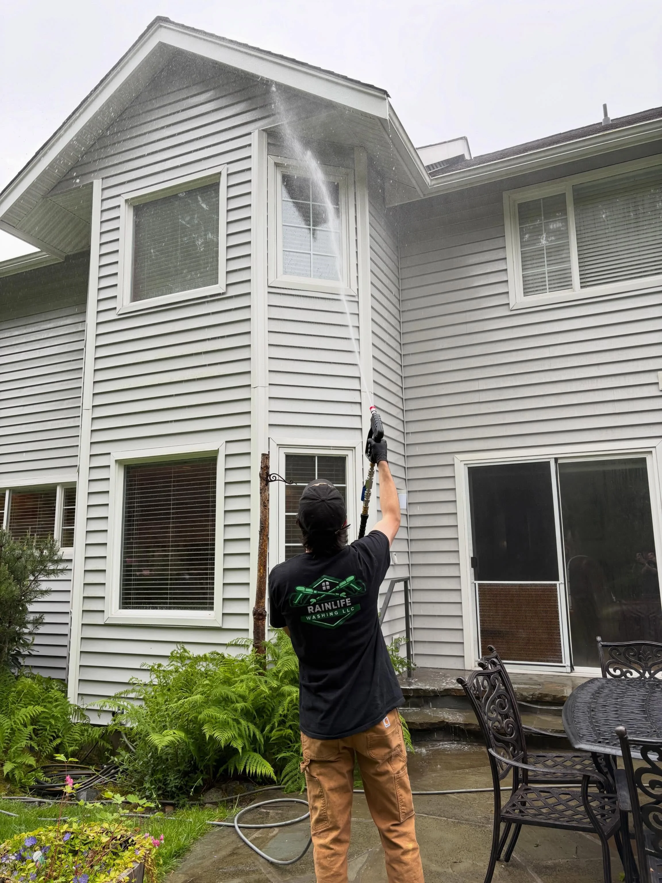 😳 Is your siding turning green???

‼️Don&rsquo;t panic, we can help!

🧼Our expert, soft-wash techniques cut through grime and algae while being gentle on your siding

📩 Restore your home, get a free quote in our bio!!!

#pressurewashing #homeservi