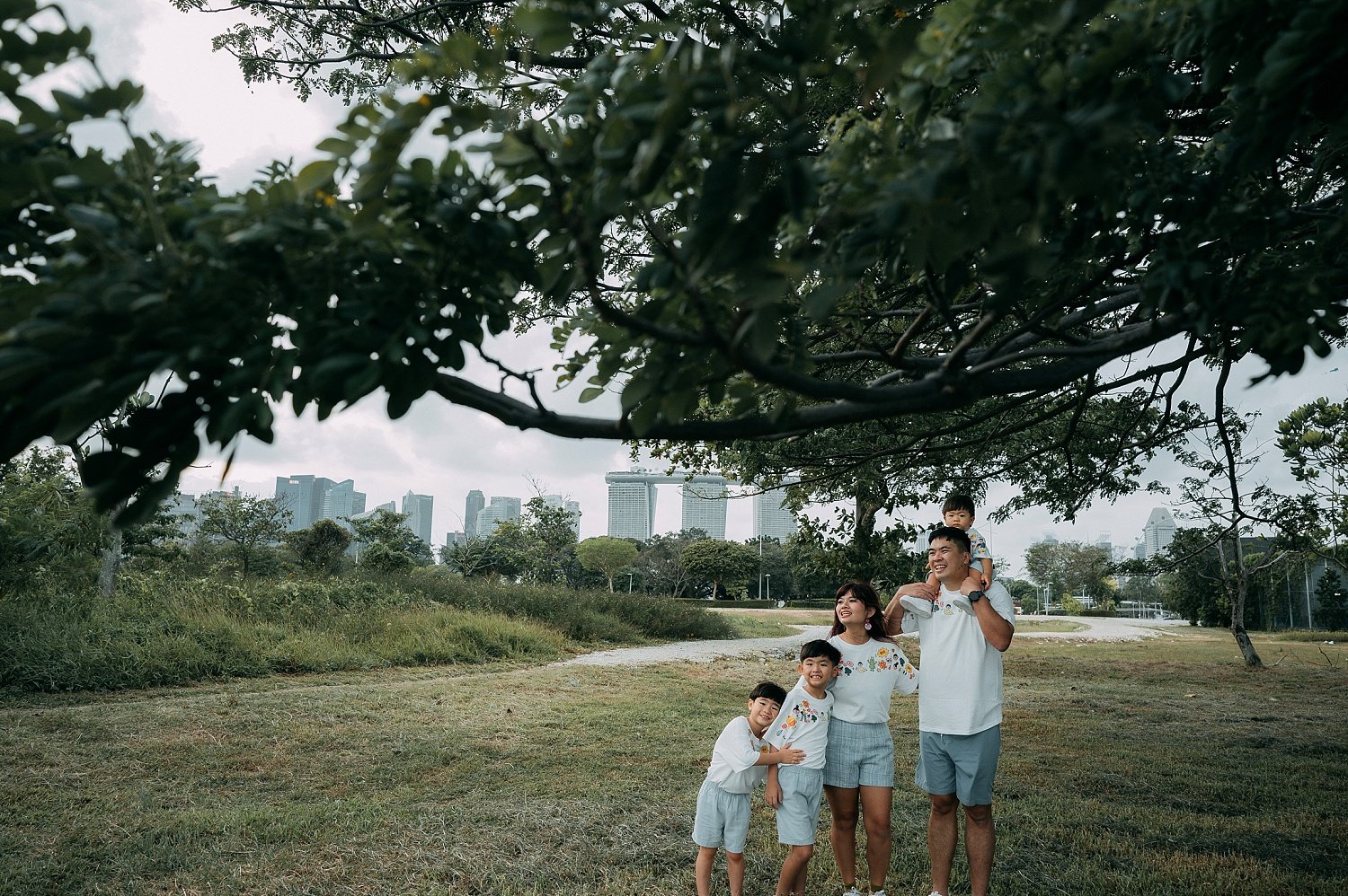 Family Photography session beside Marina Barrage.