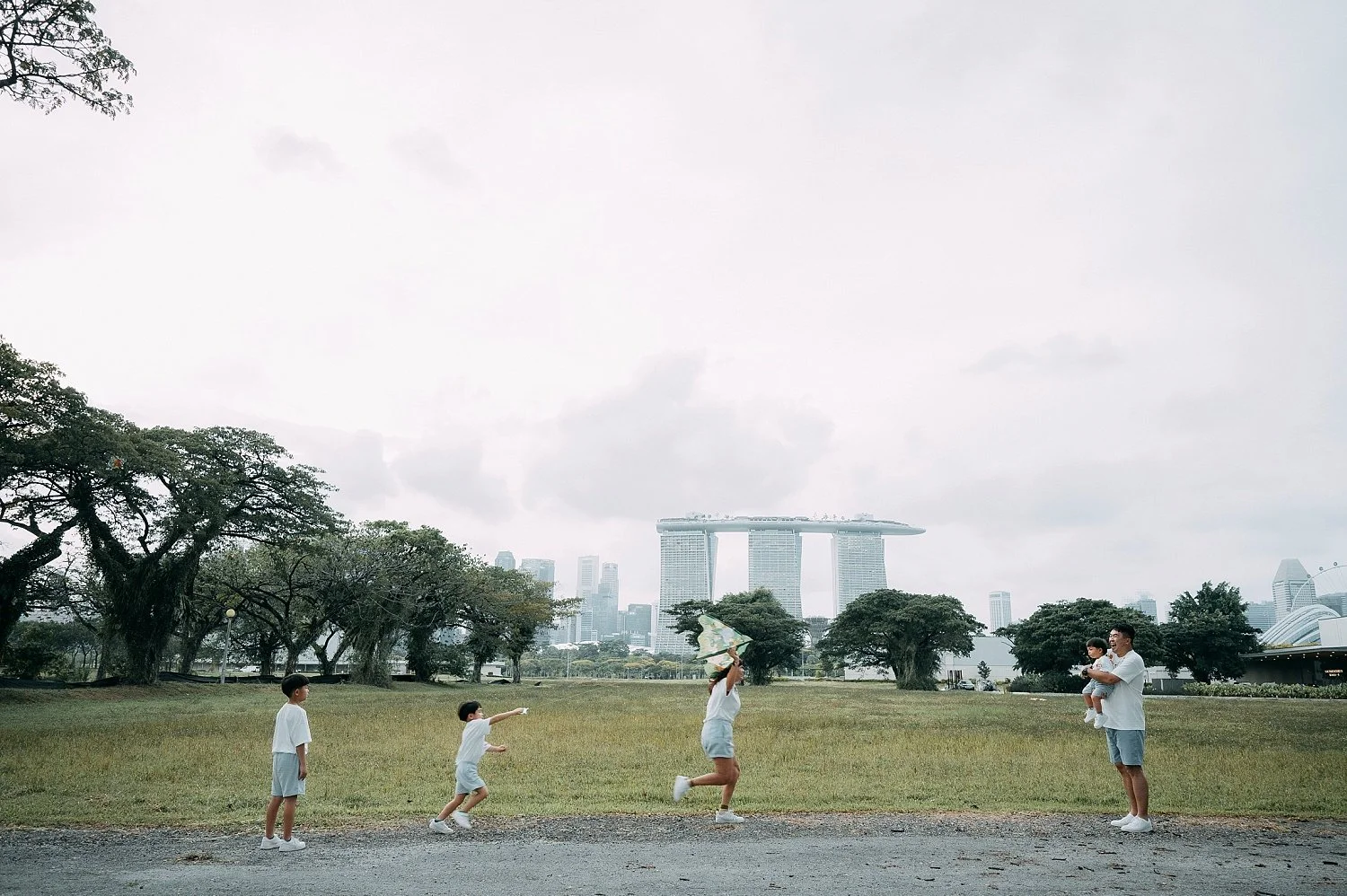 Family Photography session beside Marina Barrage.