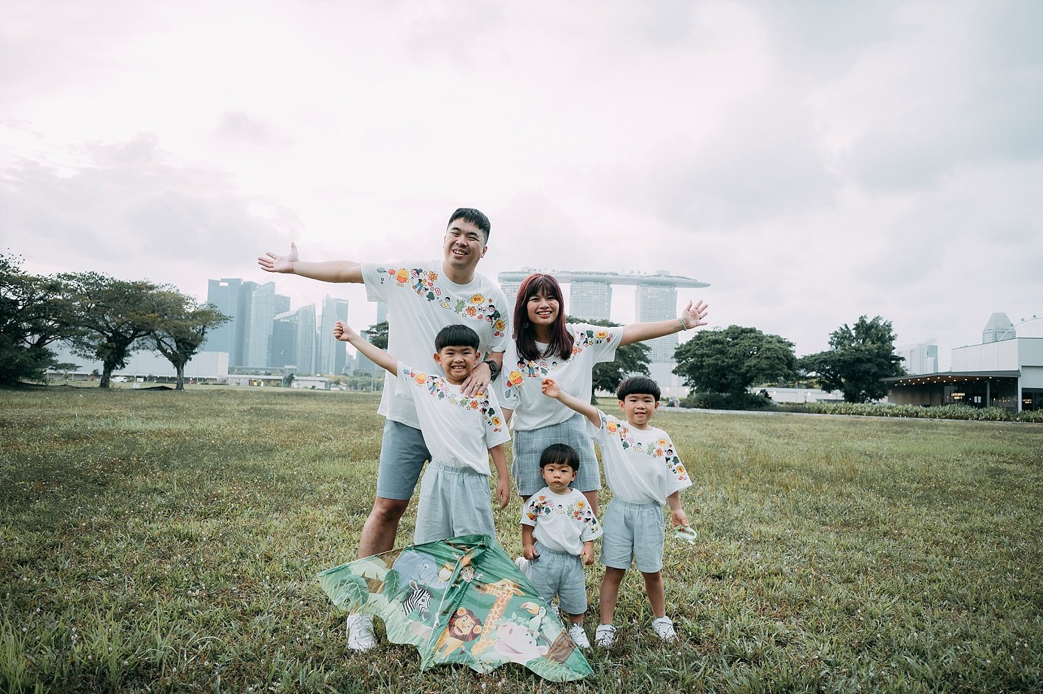Family Photography session beside Marina Barrage.