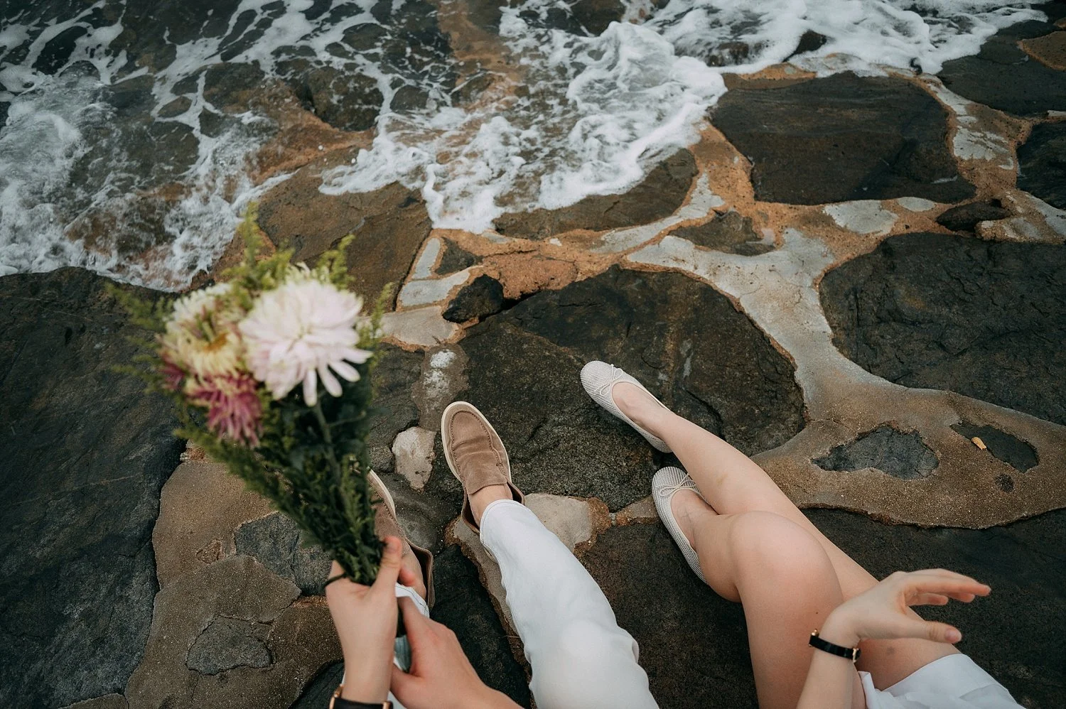 Couple shoot beside Marina Barrage