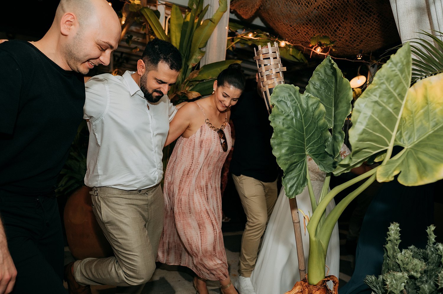 Alani, Kada Maxwell.