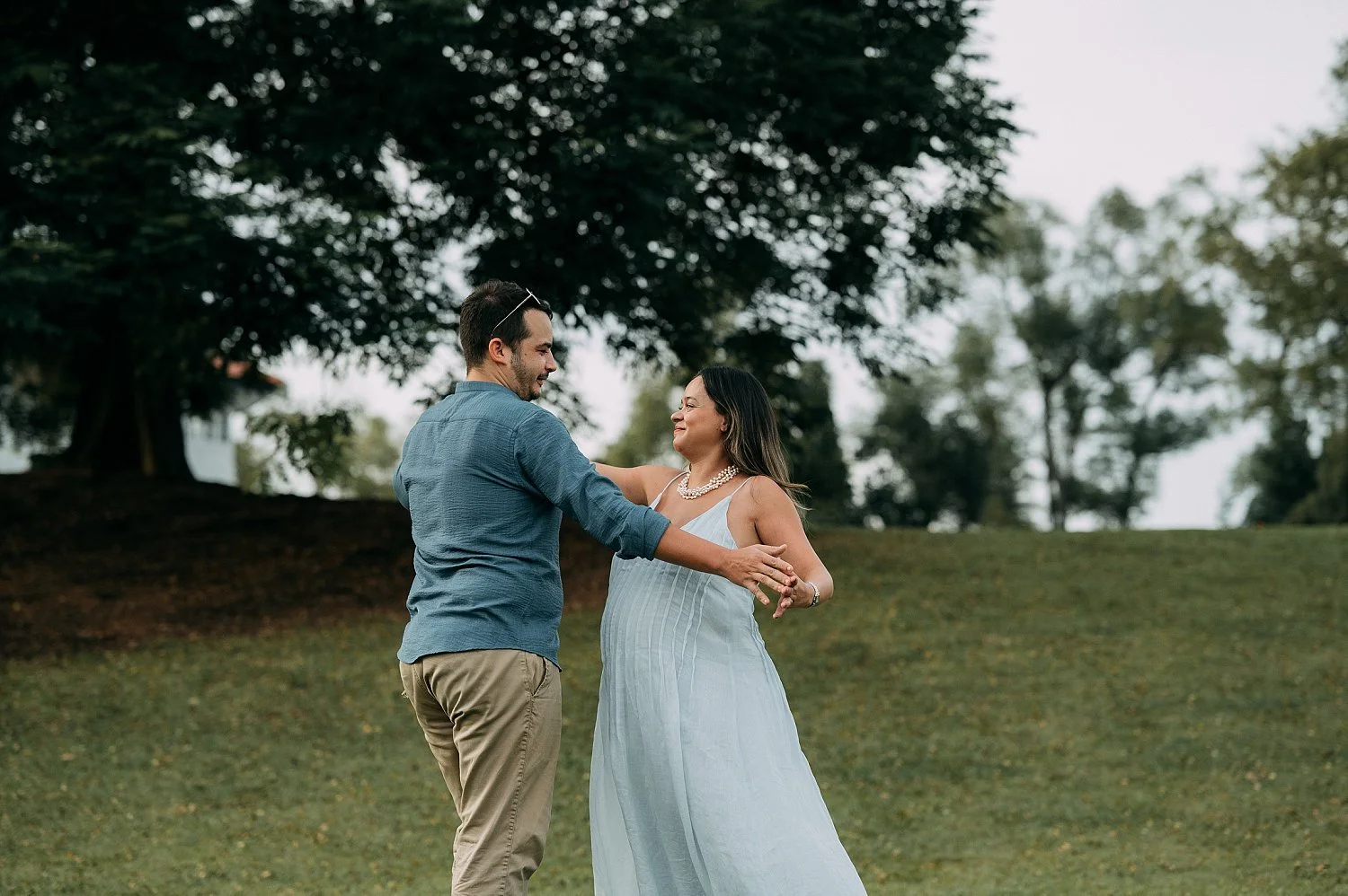 candid-maternity-photoshoot-botanic-gardens-singapore-011.jpg