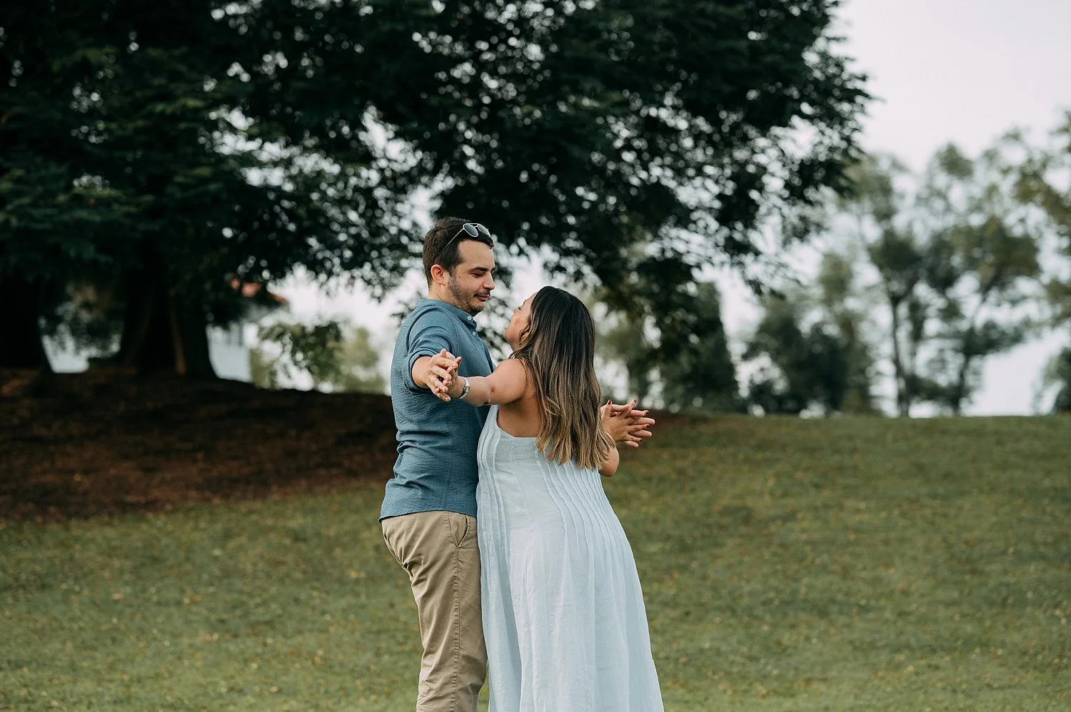 candid-maternity-photoshoot-botanic-gardens-singapore-012.jpg