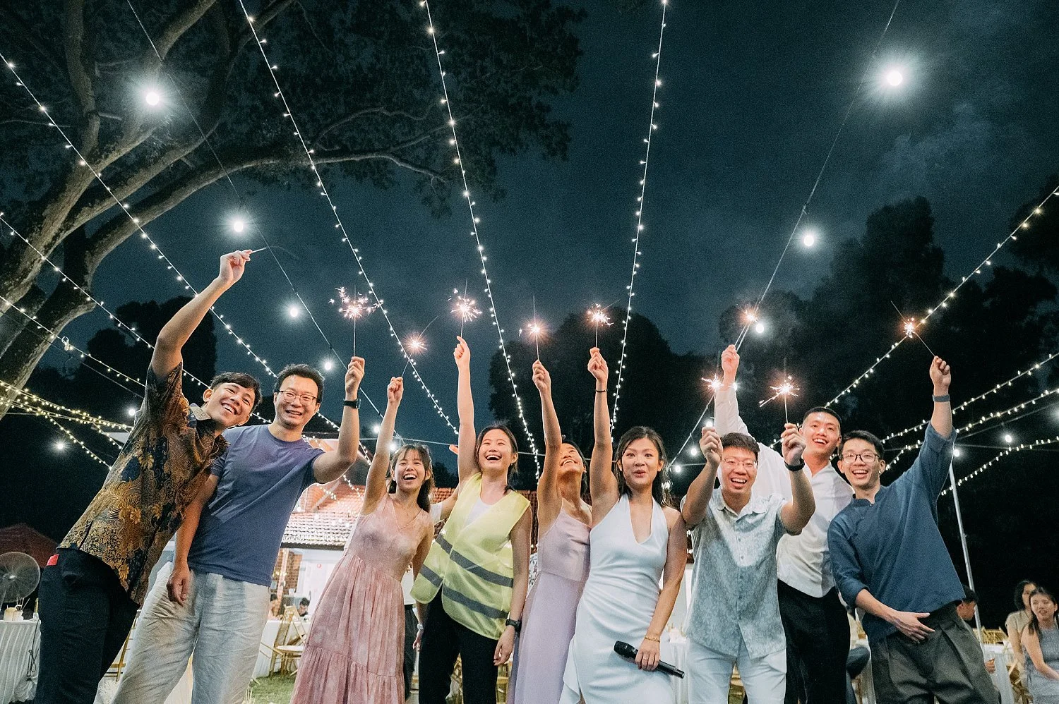 Real Singapore Wedding: A Uniquely Personal Travel-Themed Changi Chalet Celebration