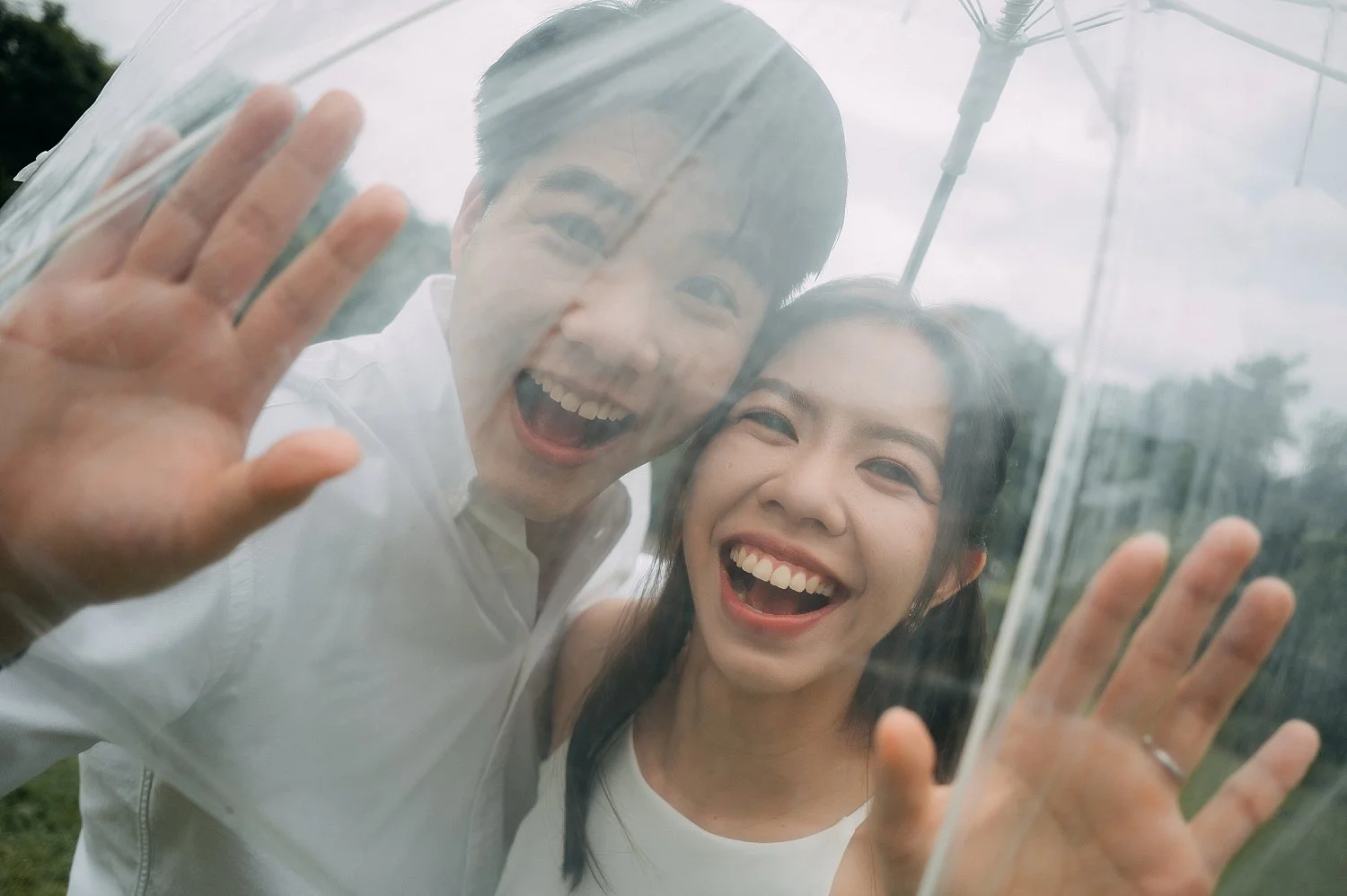 A Relaxed Prewedding Shoot at Gallop Extension &amp; Marina East Beach
