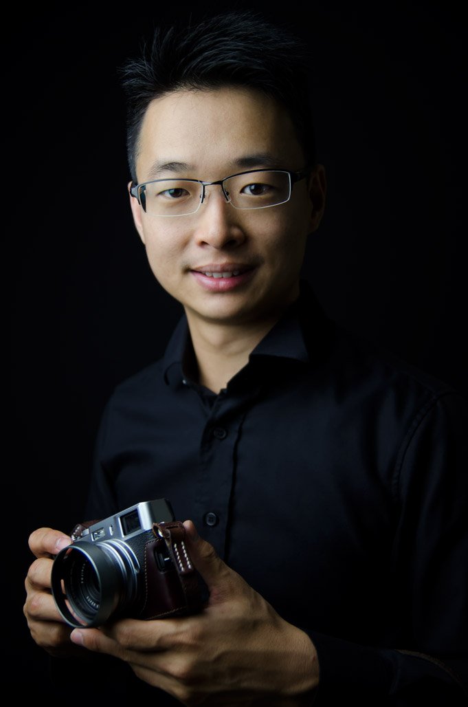 A portrait of a photographer based in Singapore