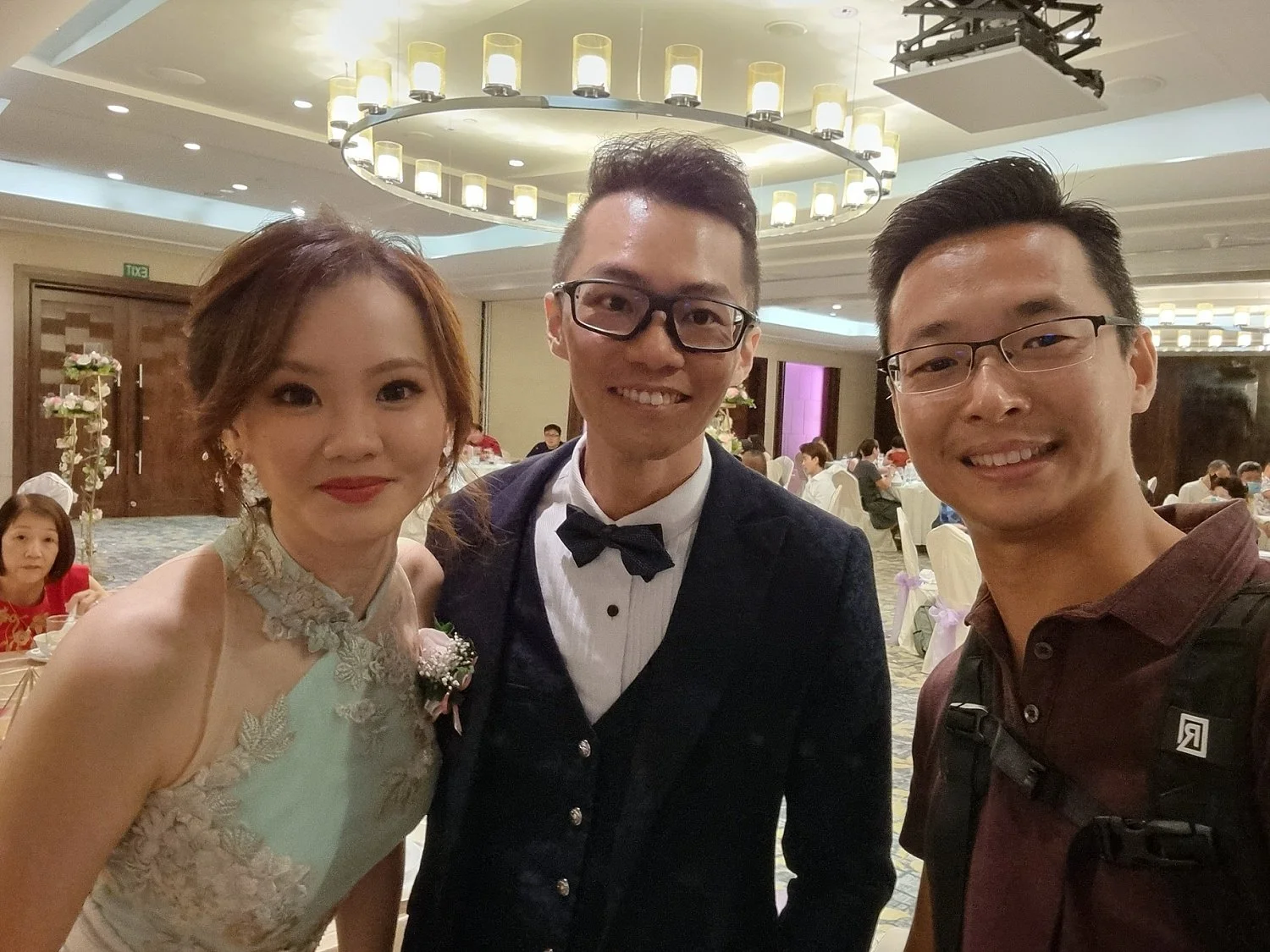 Documentary wedding photographer in Singapore capturing candid emotions and true stories during a wedding day.