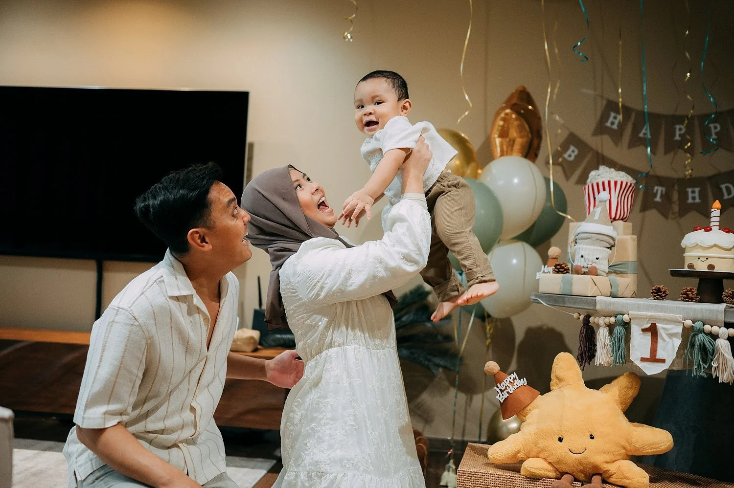 hdb-family-photoshoot-1st-birthday-sg-001.jpg