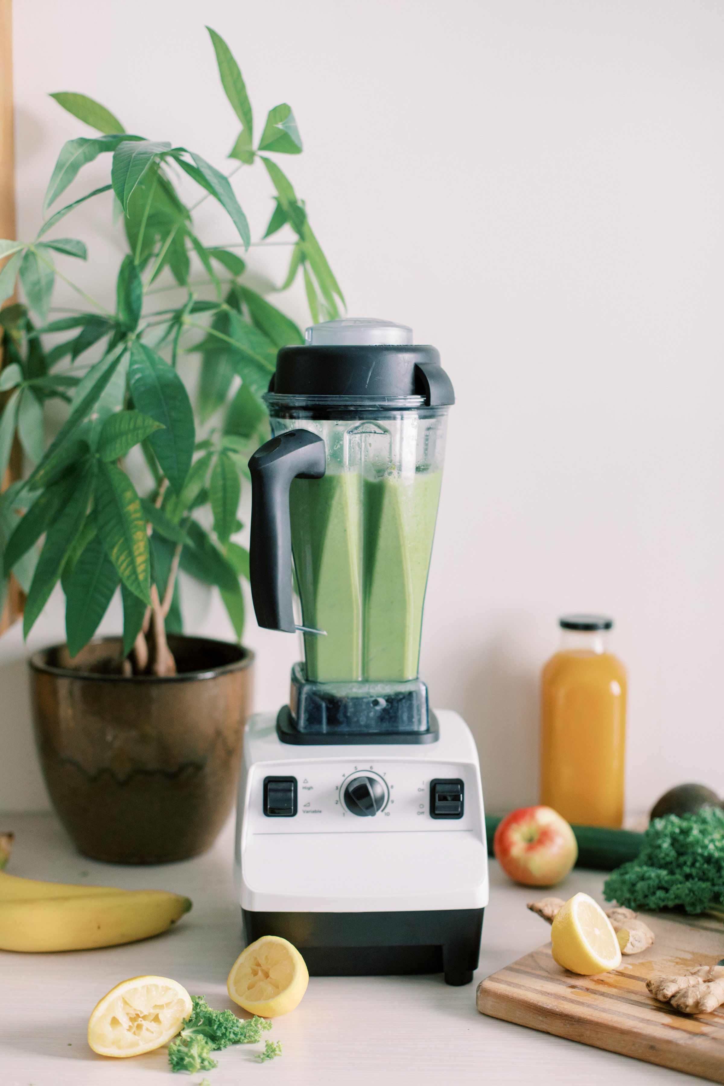 blender with green juice
