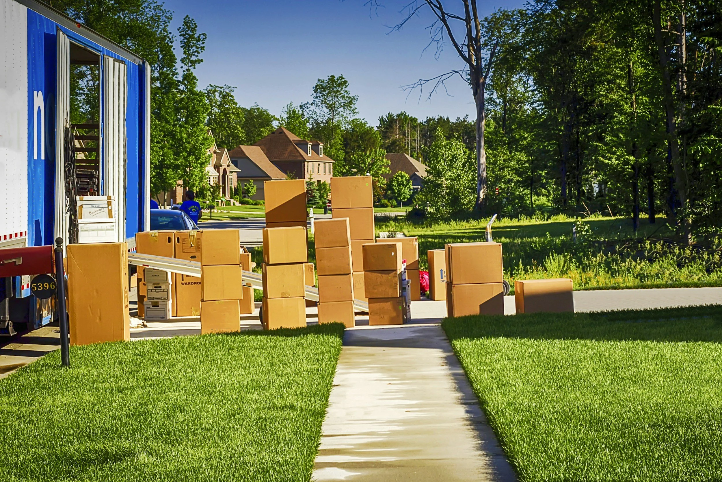 A Relocation Agent vs. a Local Agent: Why It Matters When You're Moving to Northern Virginia