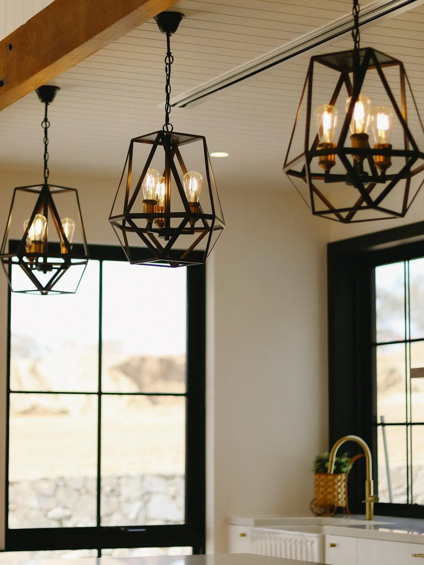 Woodbury Kitchen! 

Build by @grouponeresidential 
Building Design @studio_187 
Photography @aere.photography 
Electrical @dacogroup