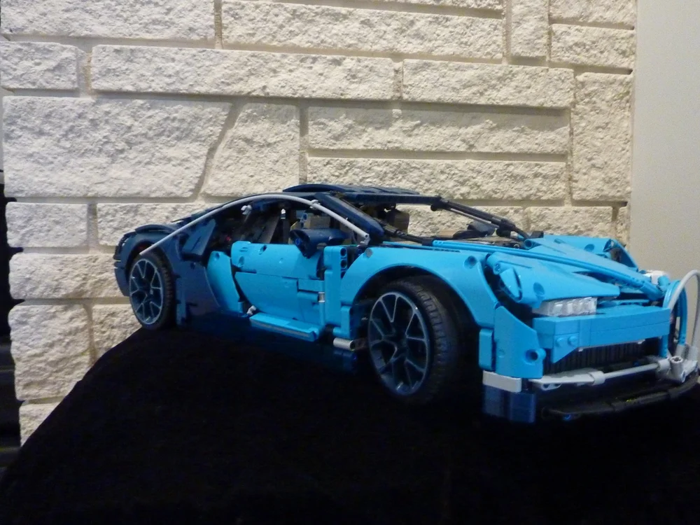 Ana Palestro's LEGO Technic Bugatti Chiron model in light and dark blue