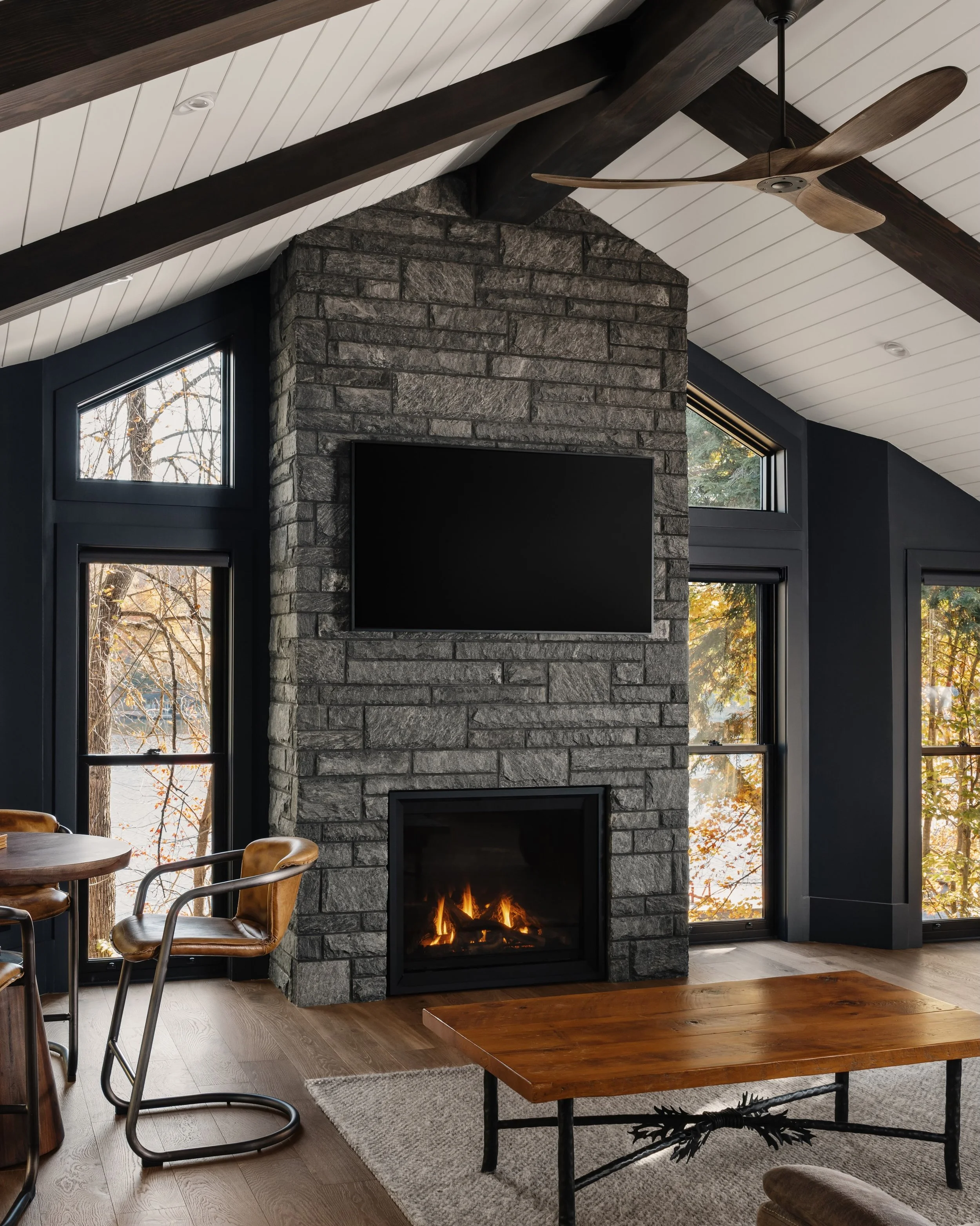 The Island Point Cottage is the ultimate place for a family weekend getaway and quality time spent together. ⁠
⁠
⁠Contractor: @bredinbrothers⁠
Project Manager: Josh Otermanns ⁠
Site Superintendent: Chad Scarrow⁠
Interior Designer: @cassisdesignstudio