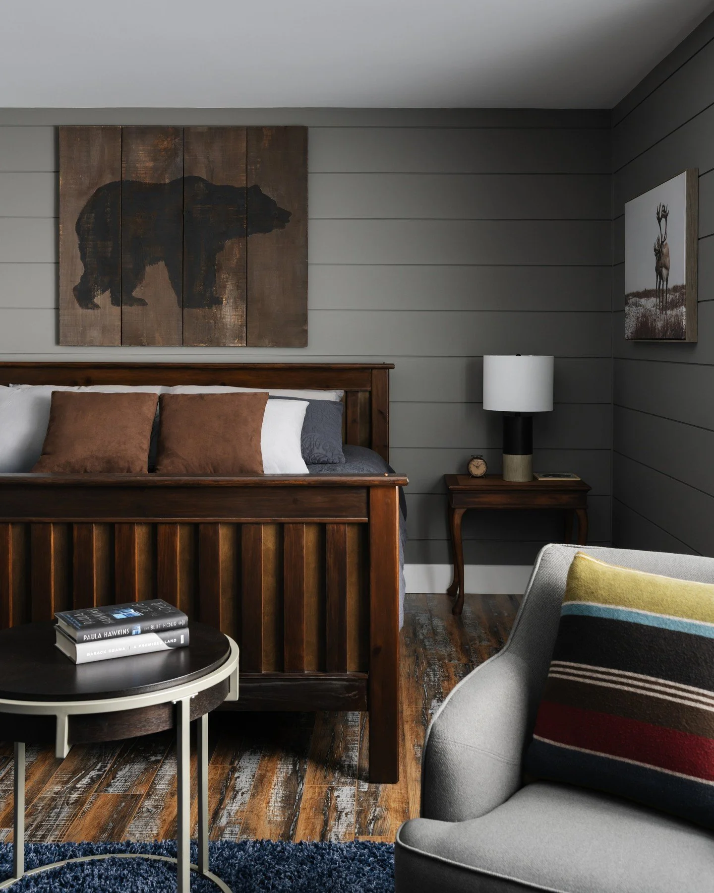 Rich materiality defines this Sunset Bay Cottage bedroom, with saturated, contrasting earth tones reinforcing the traditional, rustic character of the space.⁠
⁠
⁠Contractor: @bredinbrothers⁠
Architect: @designbybobbi⁠
Photography: @thestudiorh / @ann