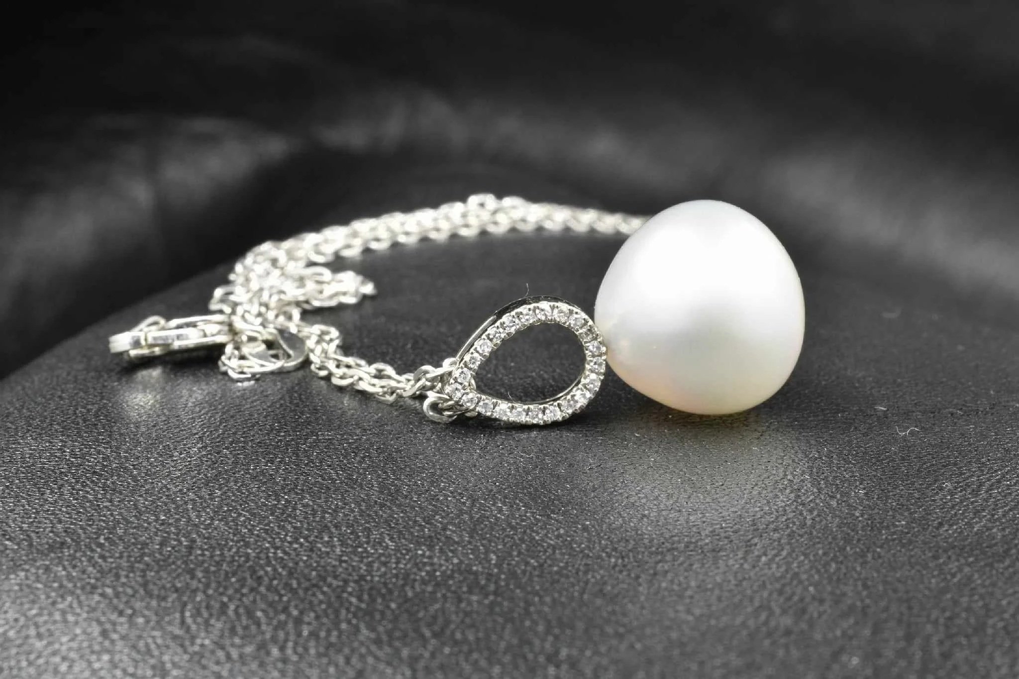 Drop+Pearl+Necklace.jpg
