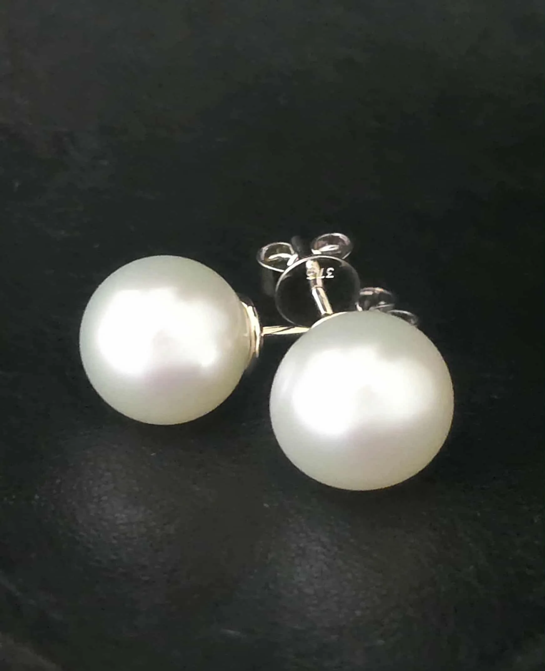 White pearl Studs 1.jpg