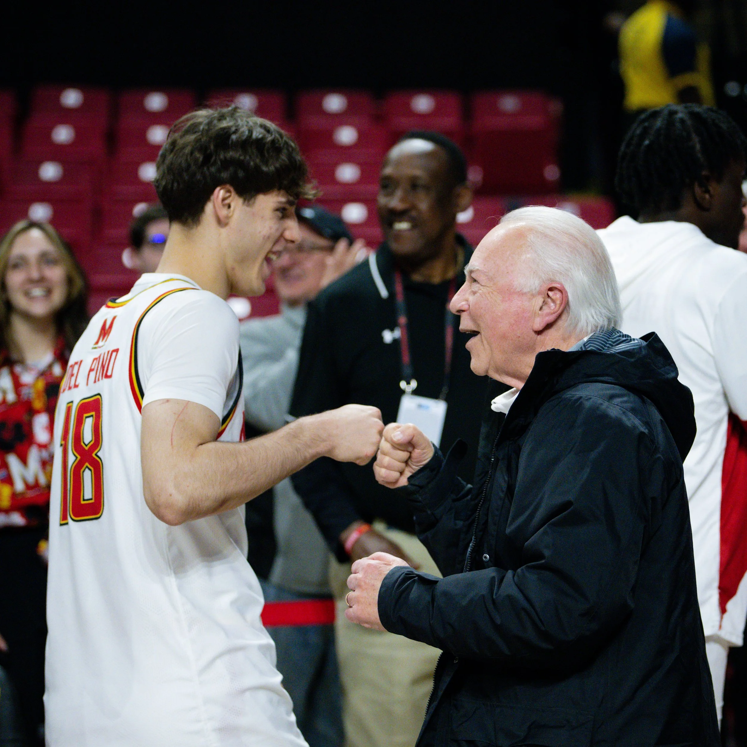 2.11.26mbbvsiowa(coaches and bench players)_md-009.jpg