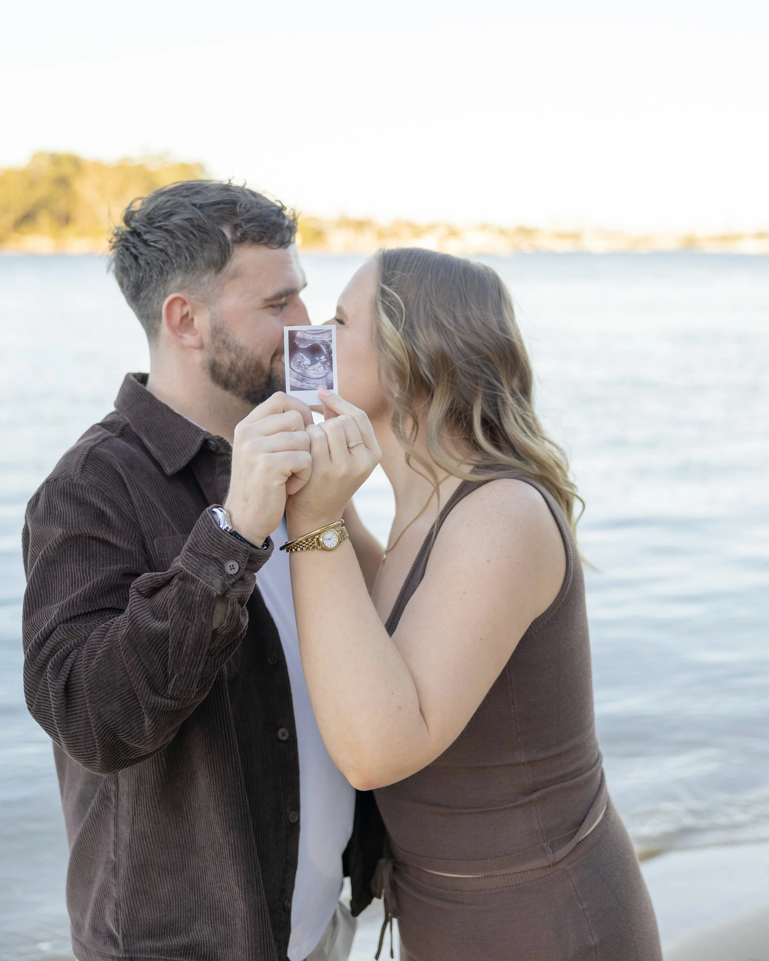 Another favourite from this pregnancy announcement session 🧸🤍

#sydneymaternityphotographer #sydneyfamilyphotographer #pregnancyannouncement #motherhoodphotographer #sydneymotherhoodphotographer