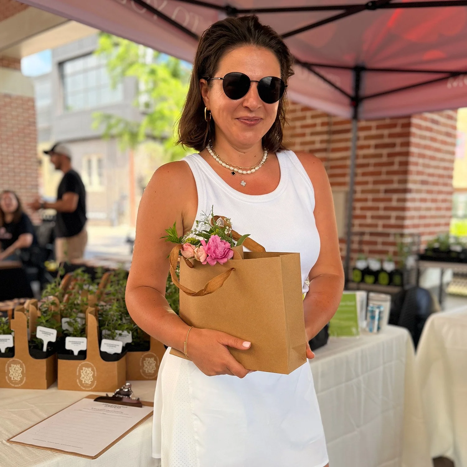 pandemonium-gardens-farmers-market-table-valparaiso-in-chic.jpg
