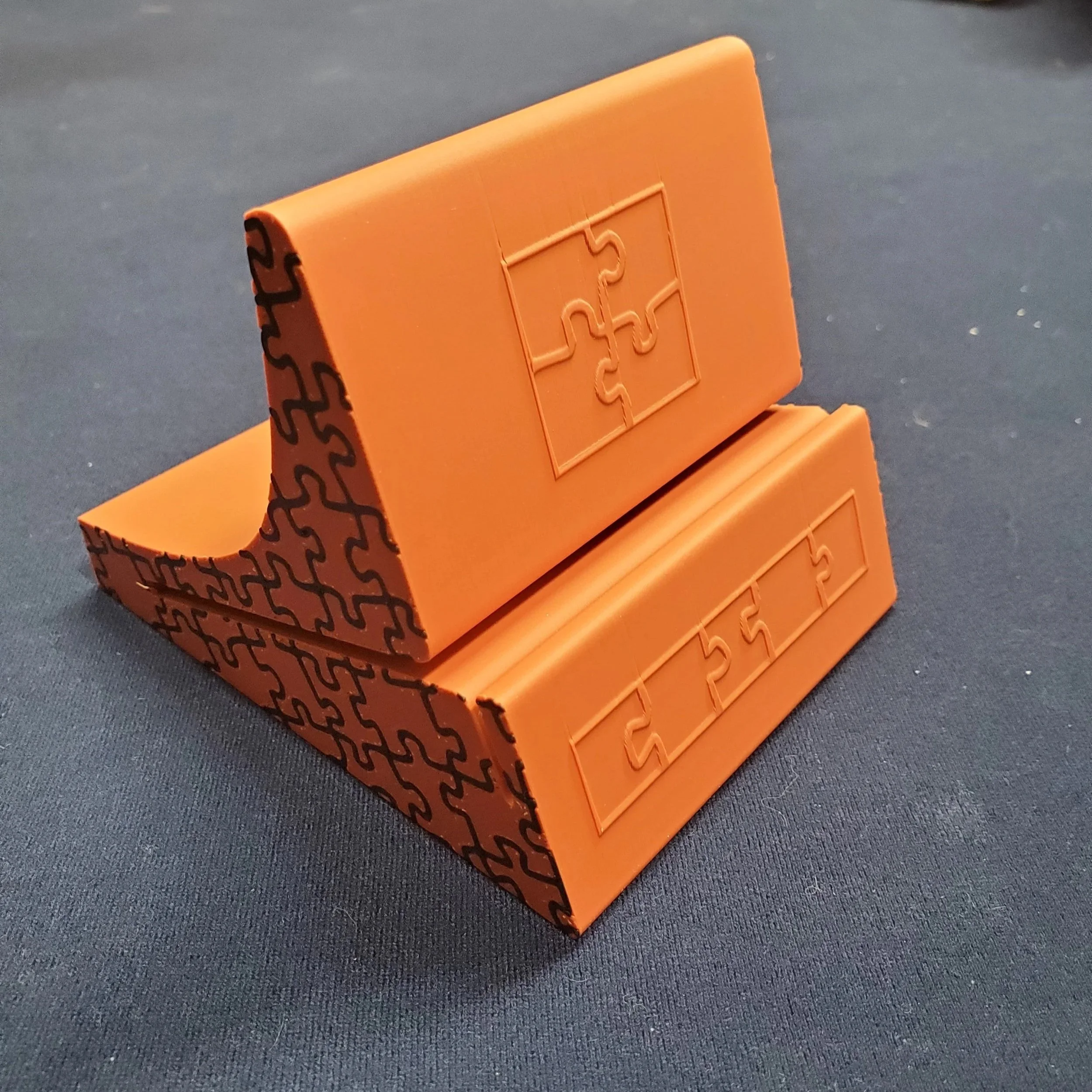 Puzzle box + poster stand