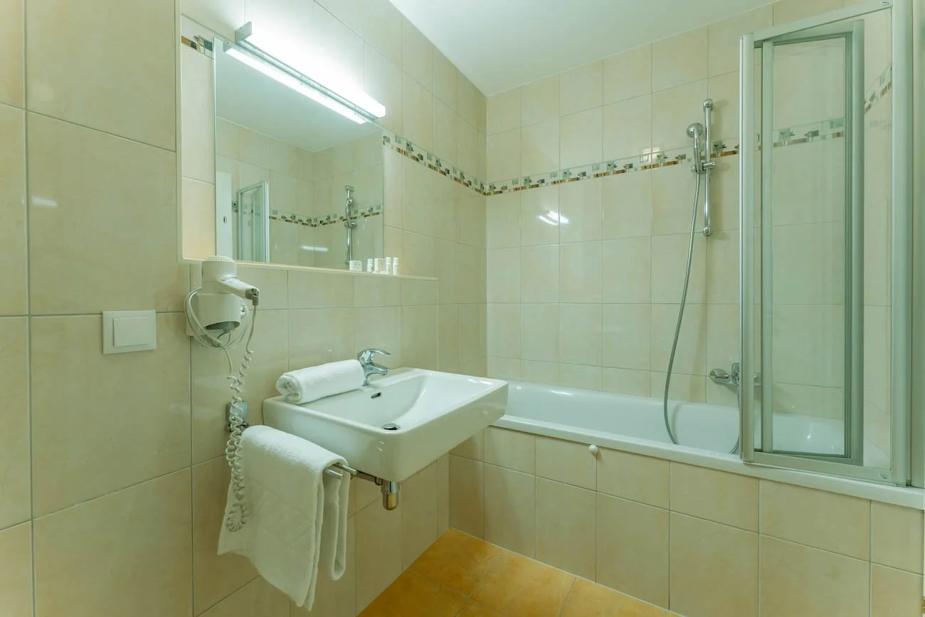 eder VIEW Apartment No 2 Bad 3.jpg