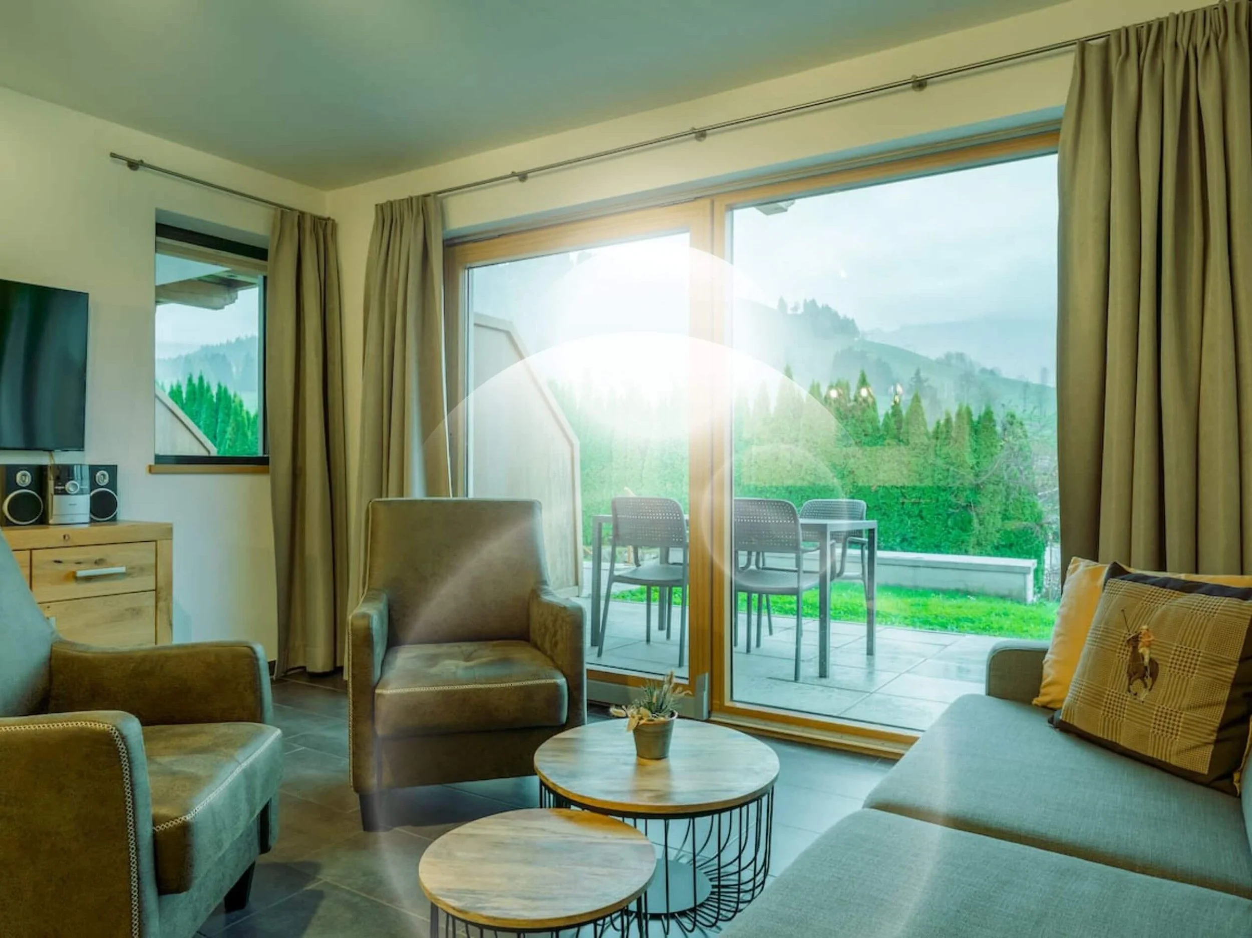 eder VIEW Apartment No 2 Wohnzimmer 6.jpg