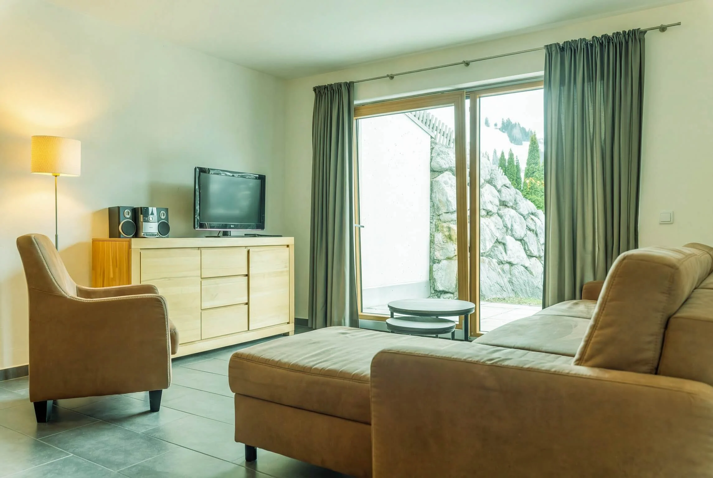 eder VIEW Apartment No 4 Wohnzimmer.jpg