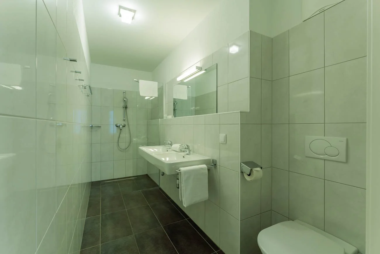 eder VIEW Apartment No 5 Bad 1.jpg