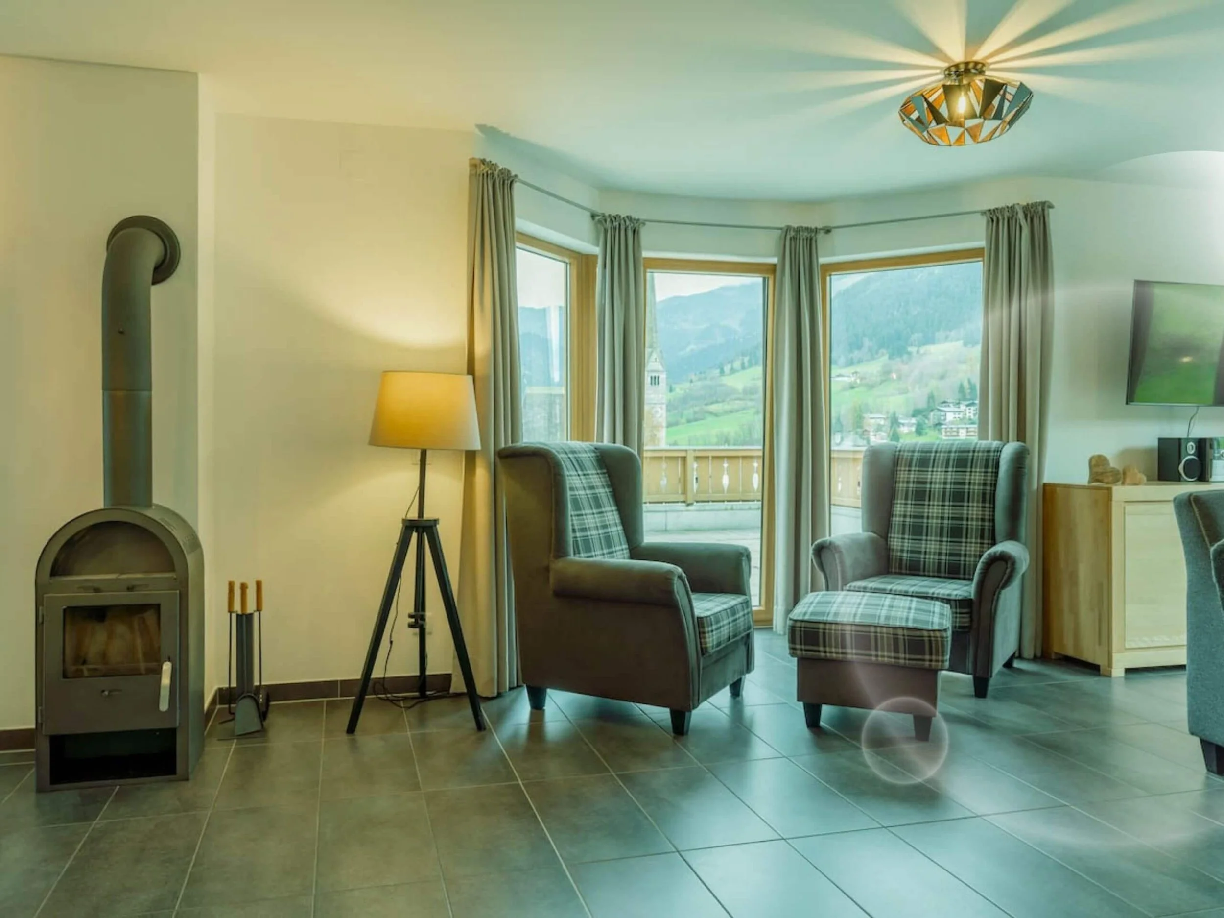 eder VIEW Apartment No 5 Wohnzimmer 8.jpg