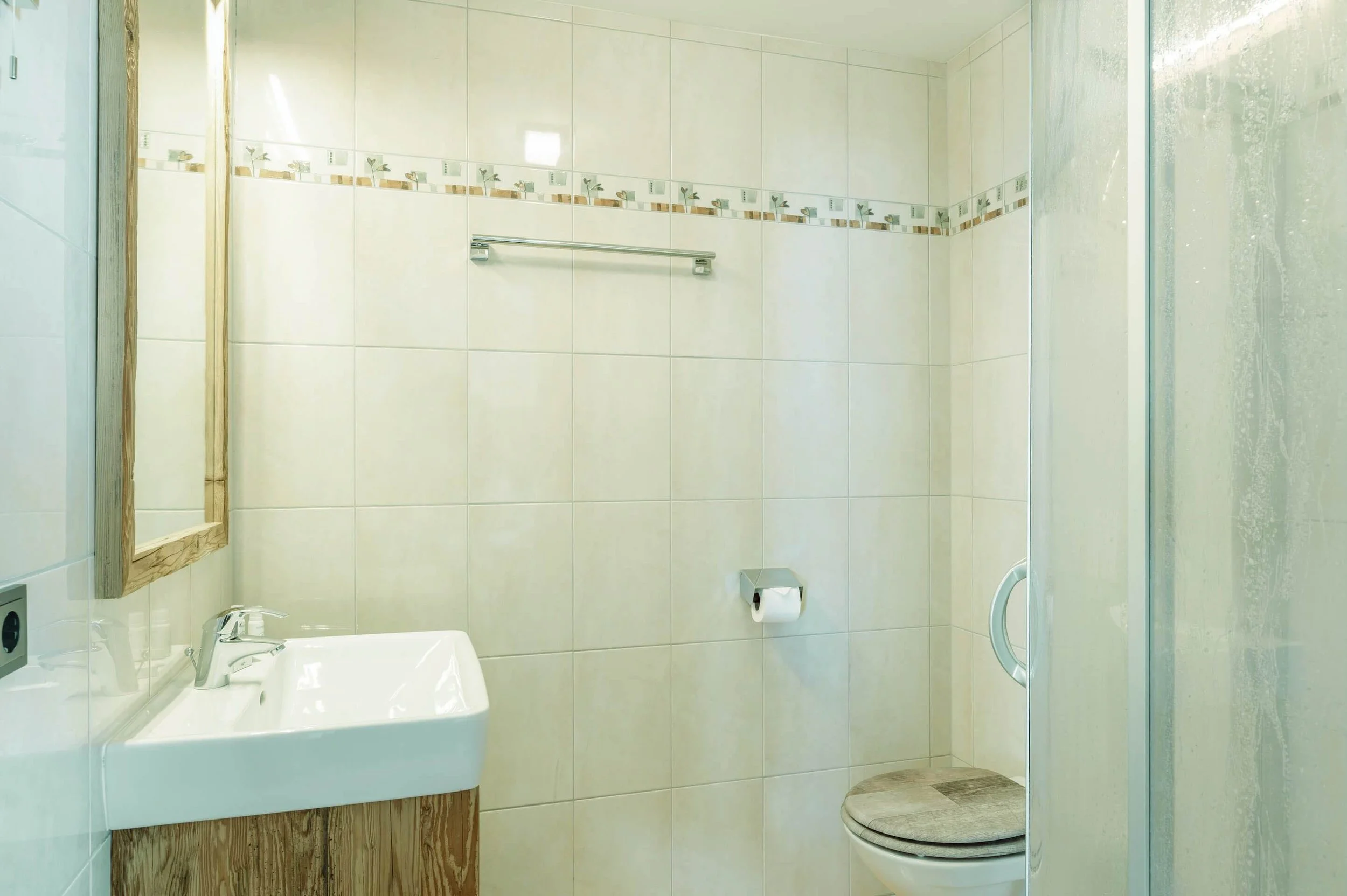 eder VIEW Apartment No 6 Bad 1.jpg