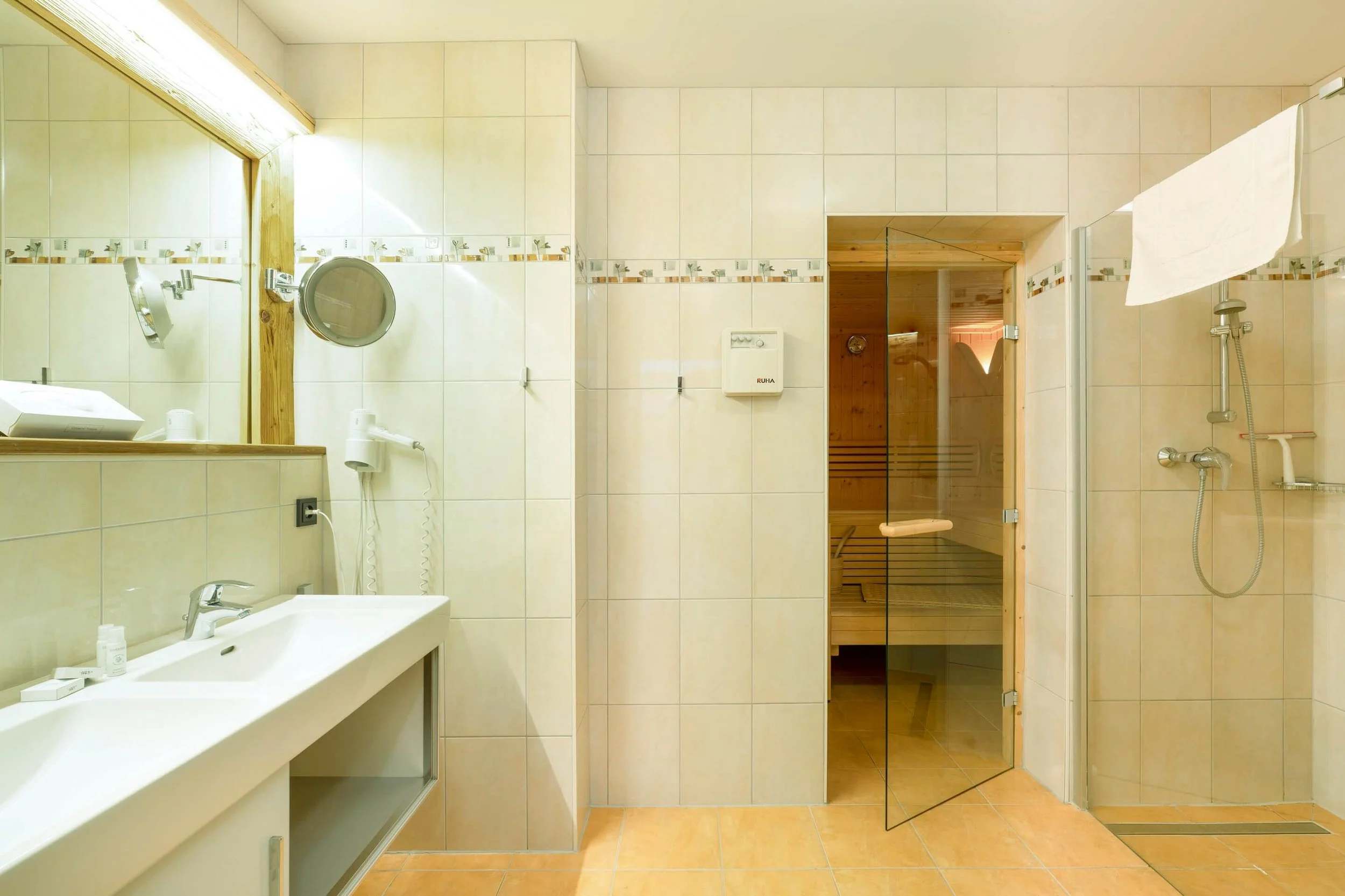 eder VIEW Apartment No 6 Bad 3.jpg