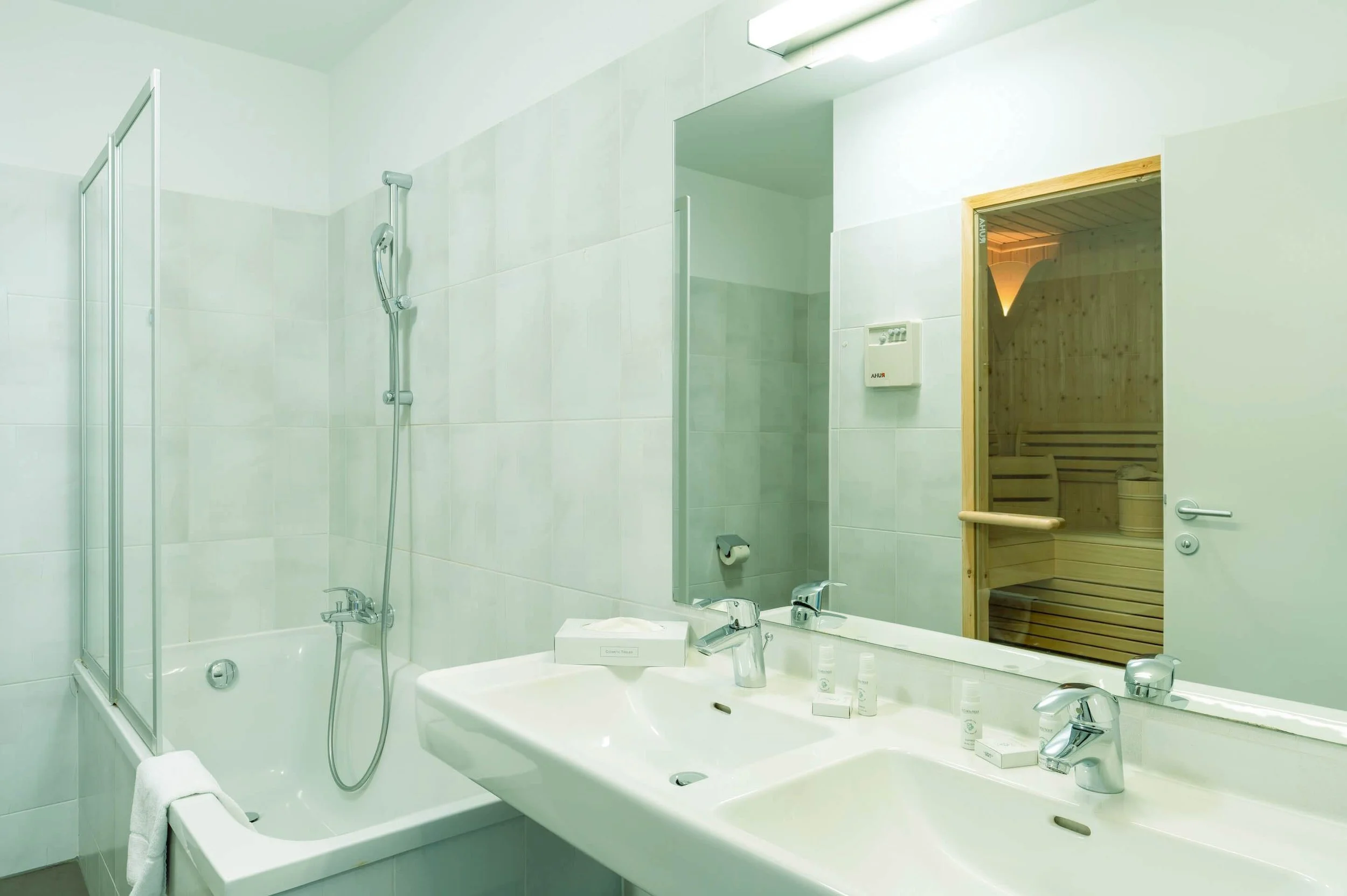 eder VIEW Apartment No 7 Bad 1.jpg