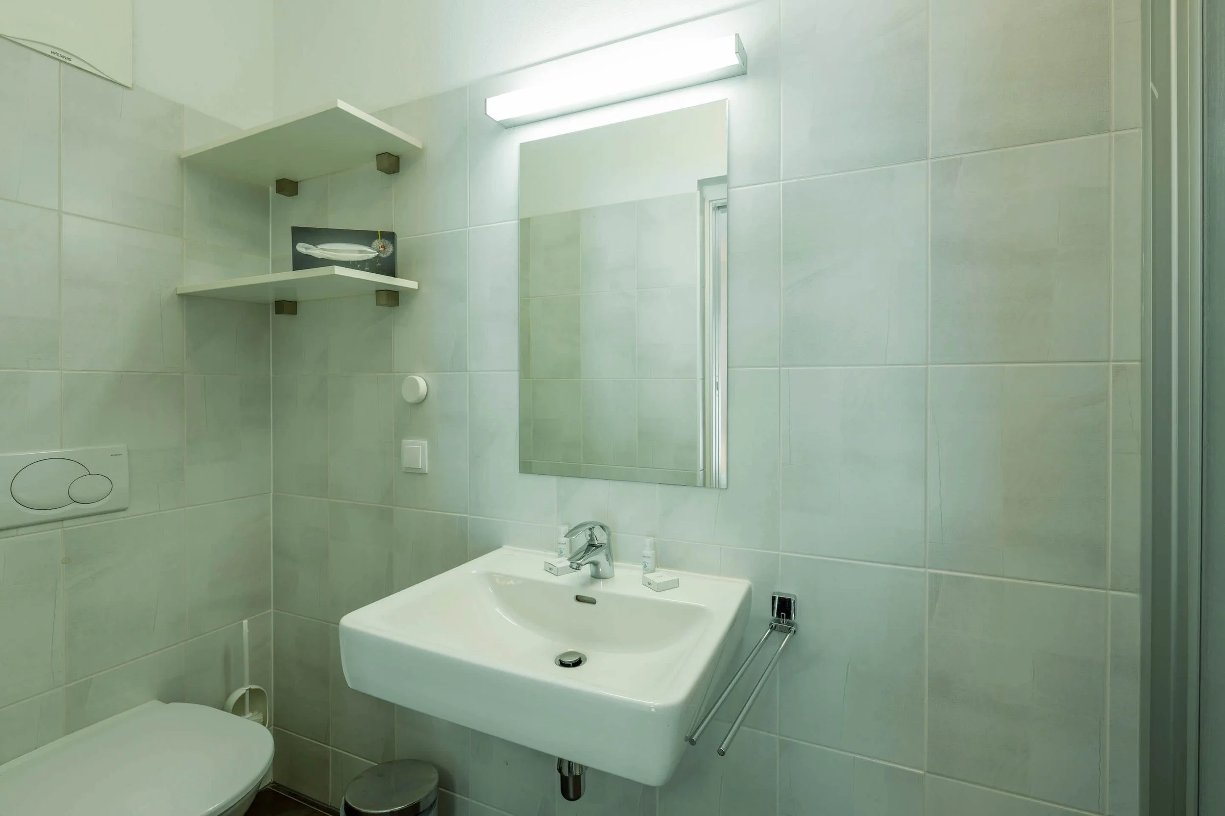 eder VIEW Apartment No 7 Bad 2.jpg