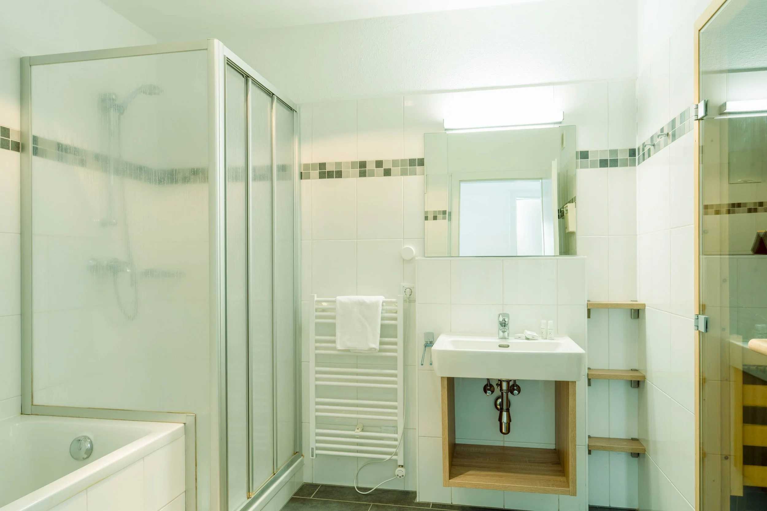 eder VIEW Apartment No 8 Bad 2.jpg