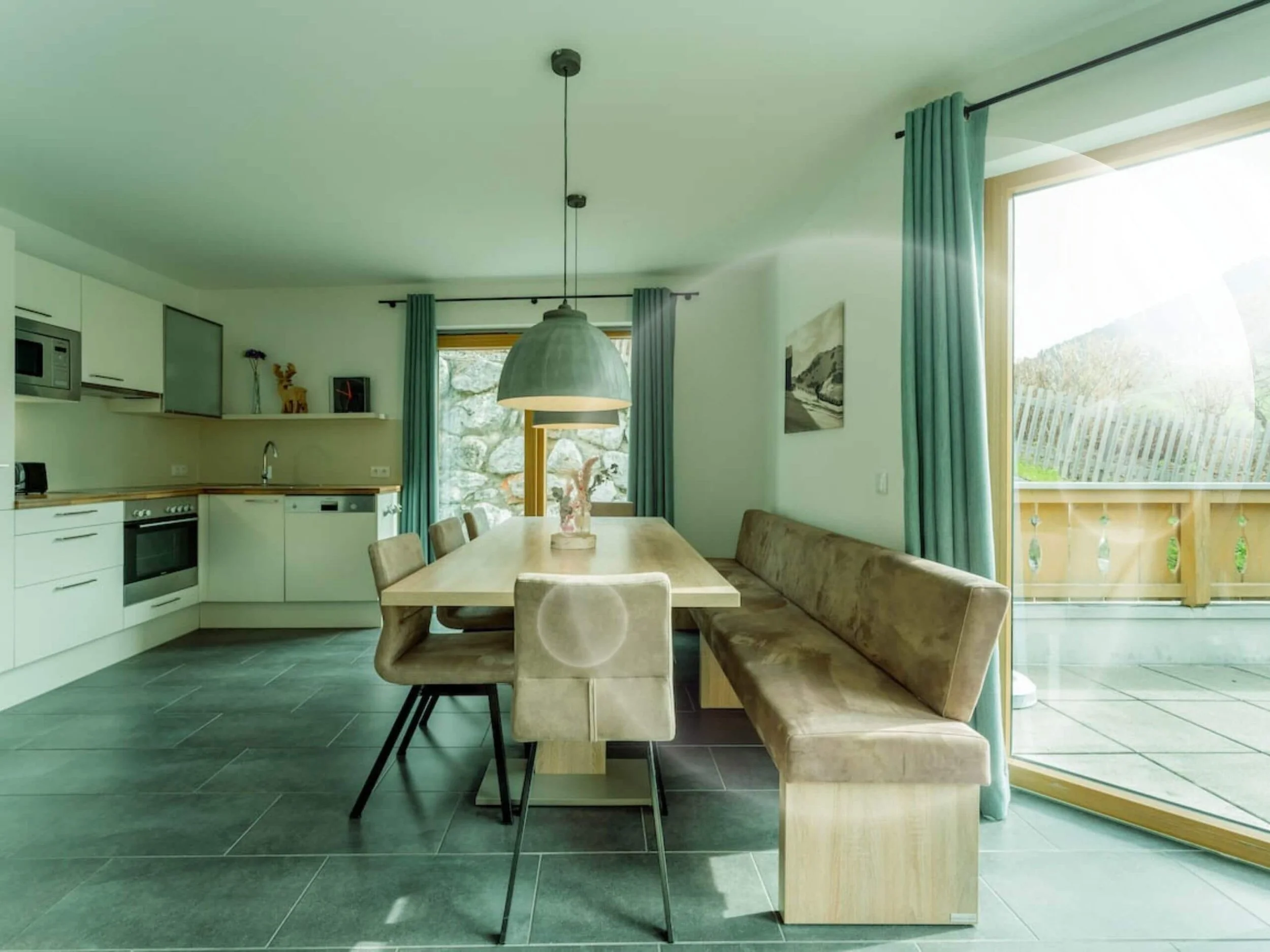 eder VIEW Apartment No 8 Esszimmer 4.jpg