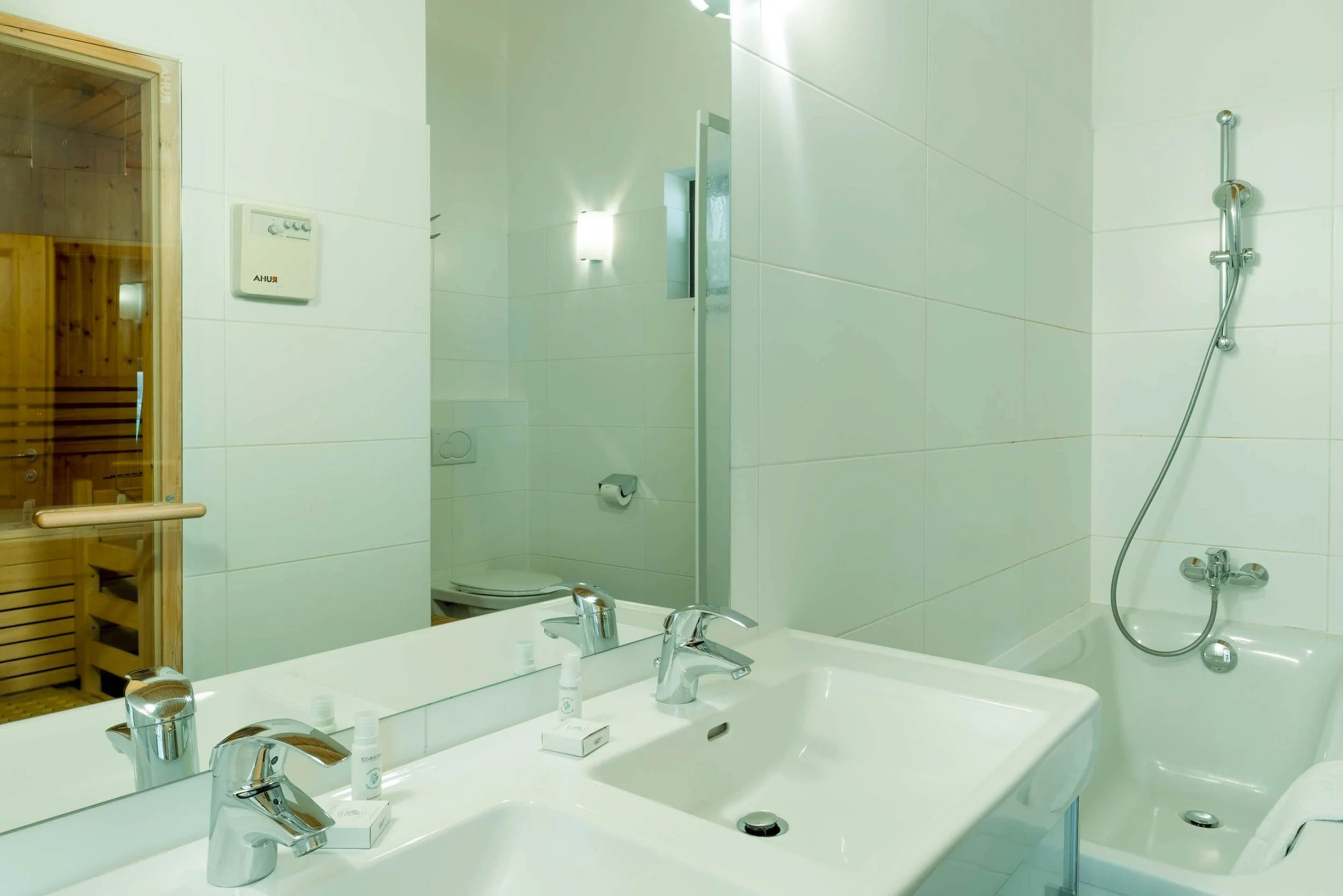 eder VIEW Apartment No 9 Bad 1.jpg