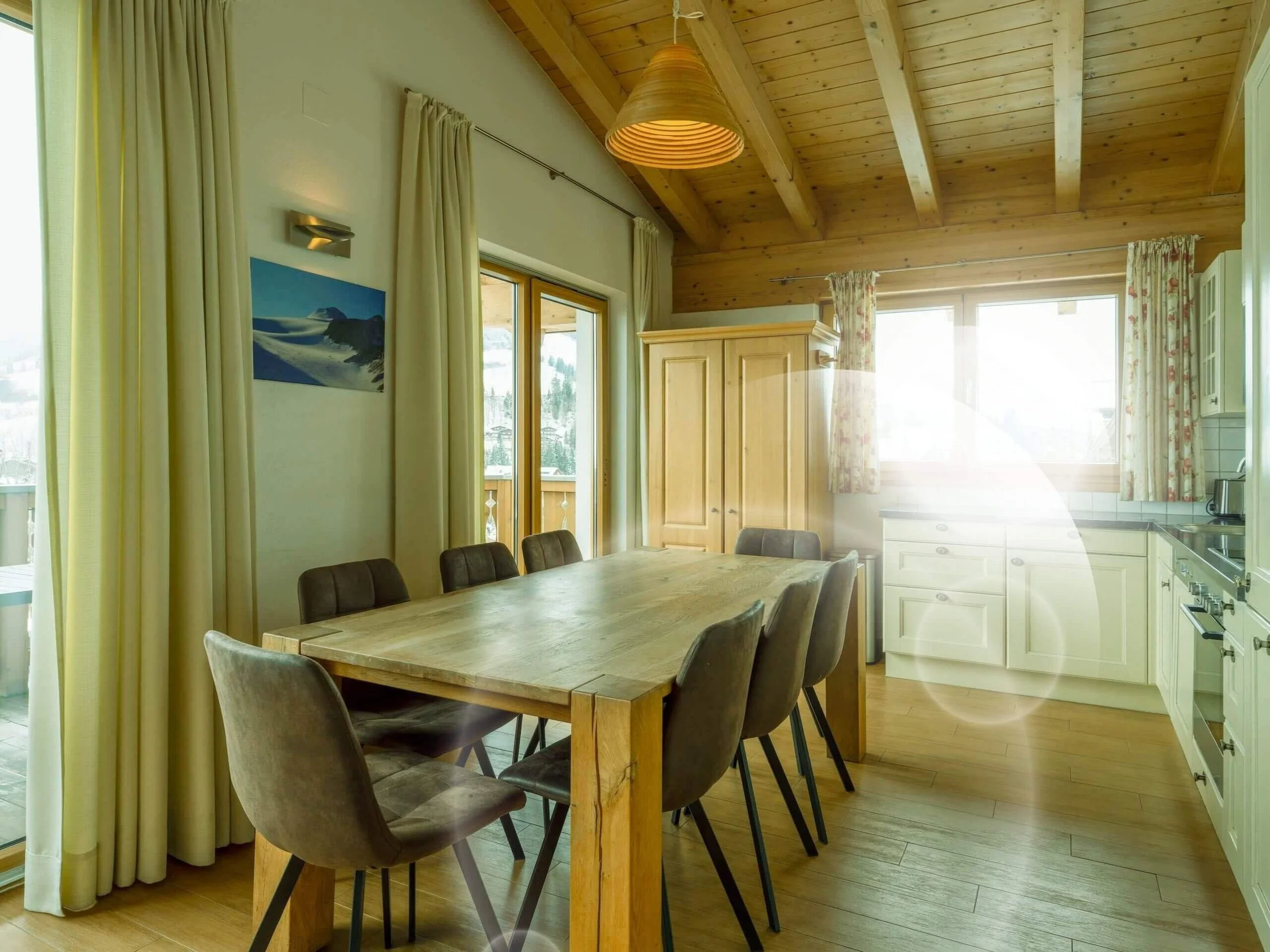 eder VIEW Apartment No 10 Esszimmer 1.jpg