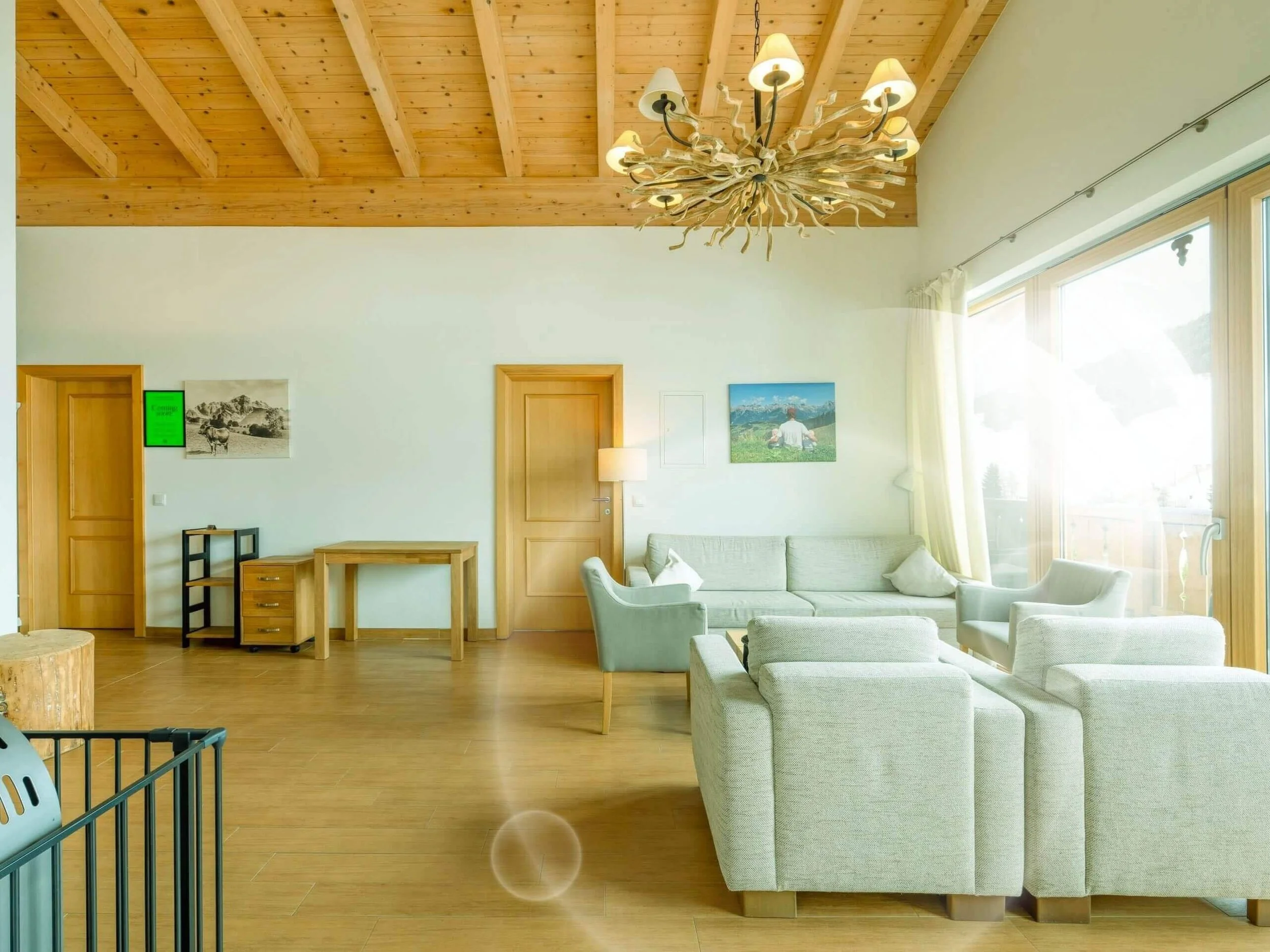 eder VIEW Apartment No 10 Wohnzimmer 1.jpg