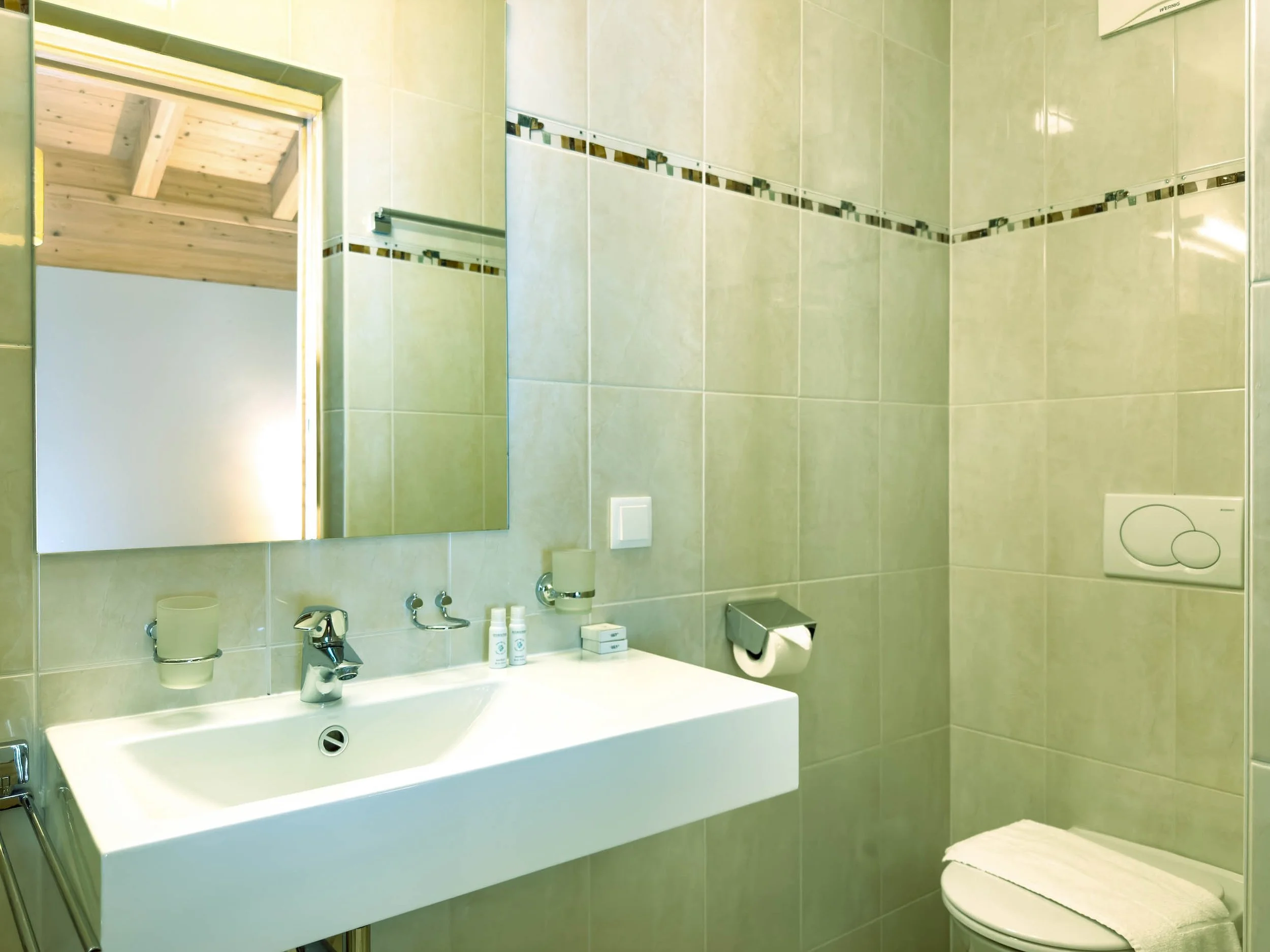 eder VIEW Apartment No 11 Bad 1.jpg